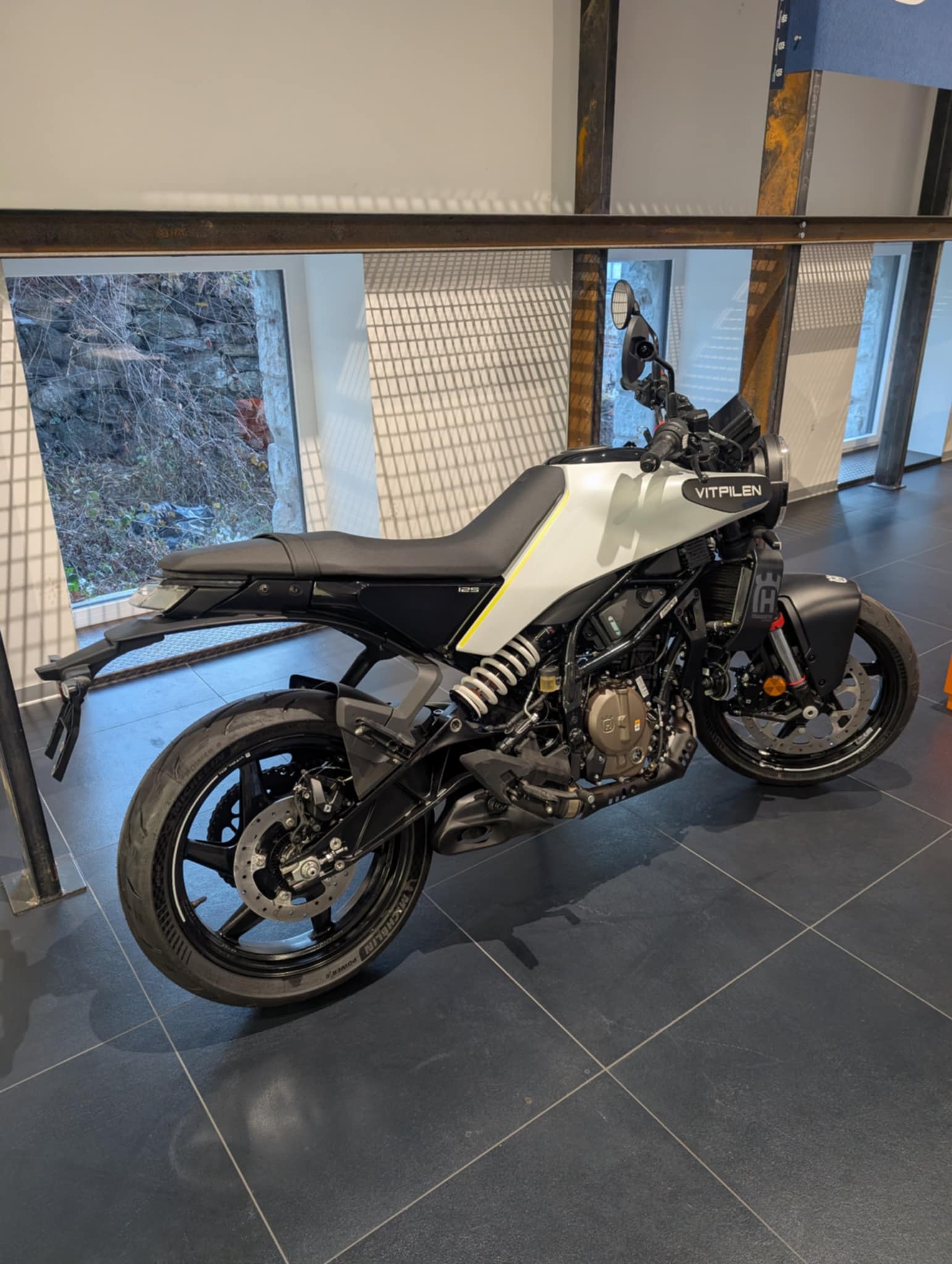 HUSQVARNA Vitpilen 125-image-3
