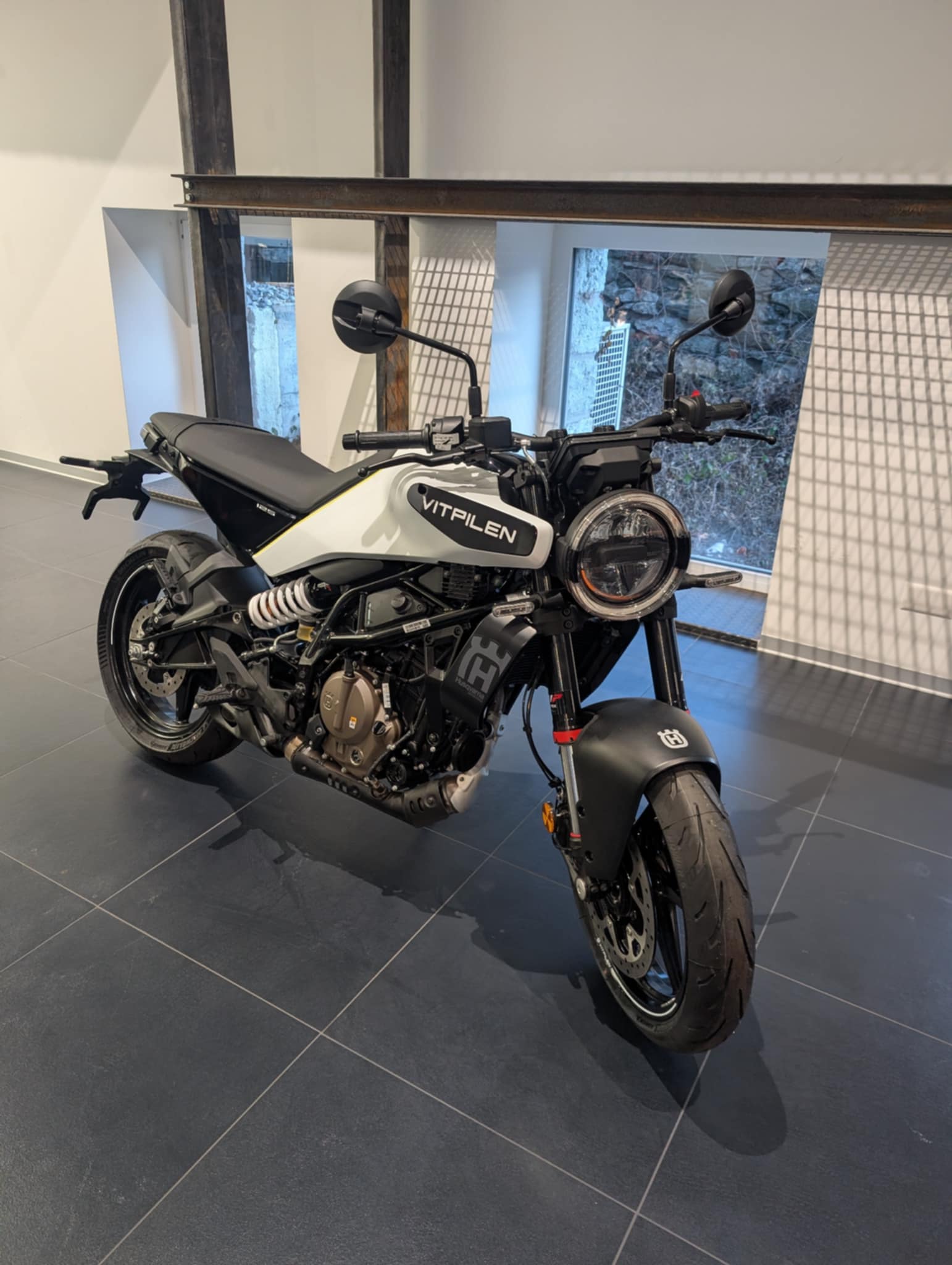 HUSQVARNA Vitpilen 125-image-2