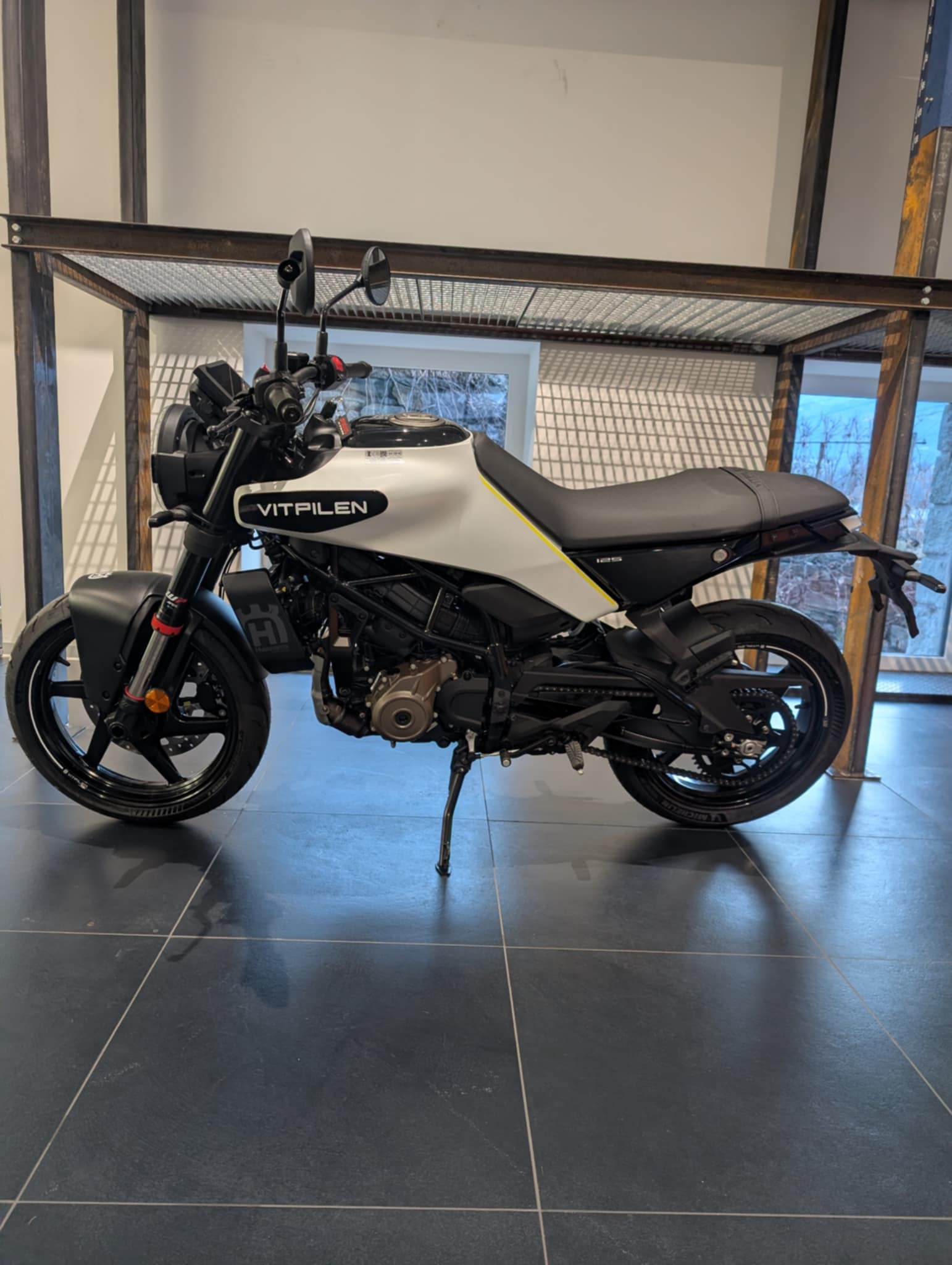 HUSQVARNA Vitpilen 125-image-1