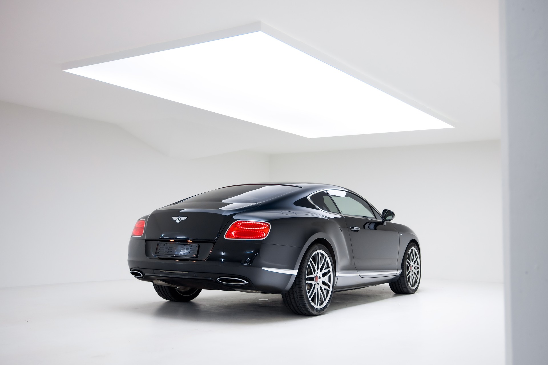 BENTLEY Continental GT 6.0 W12-showroom-element-1