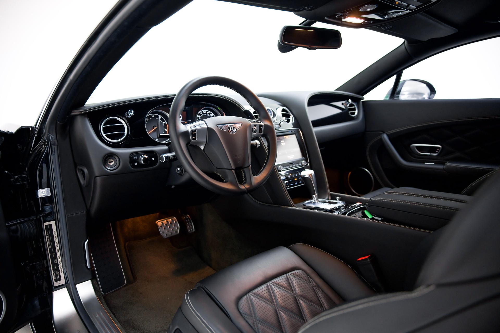 BENTLEY Continental GT 6.0 W12-showroom-element-2