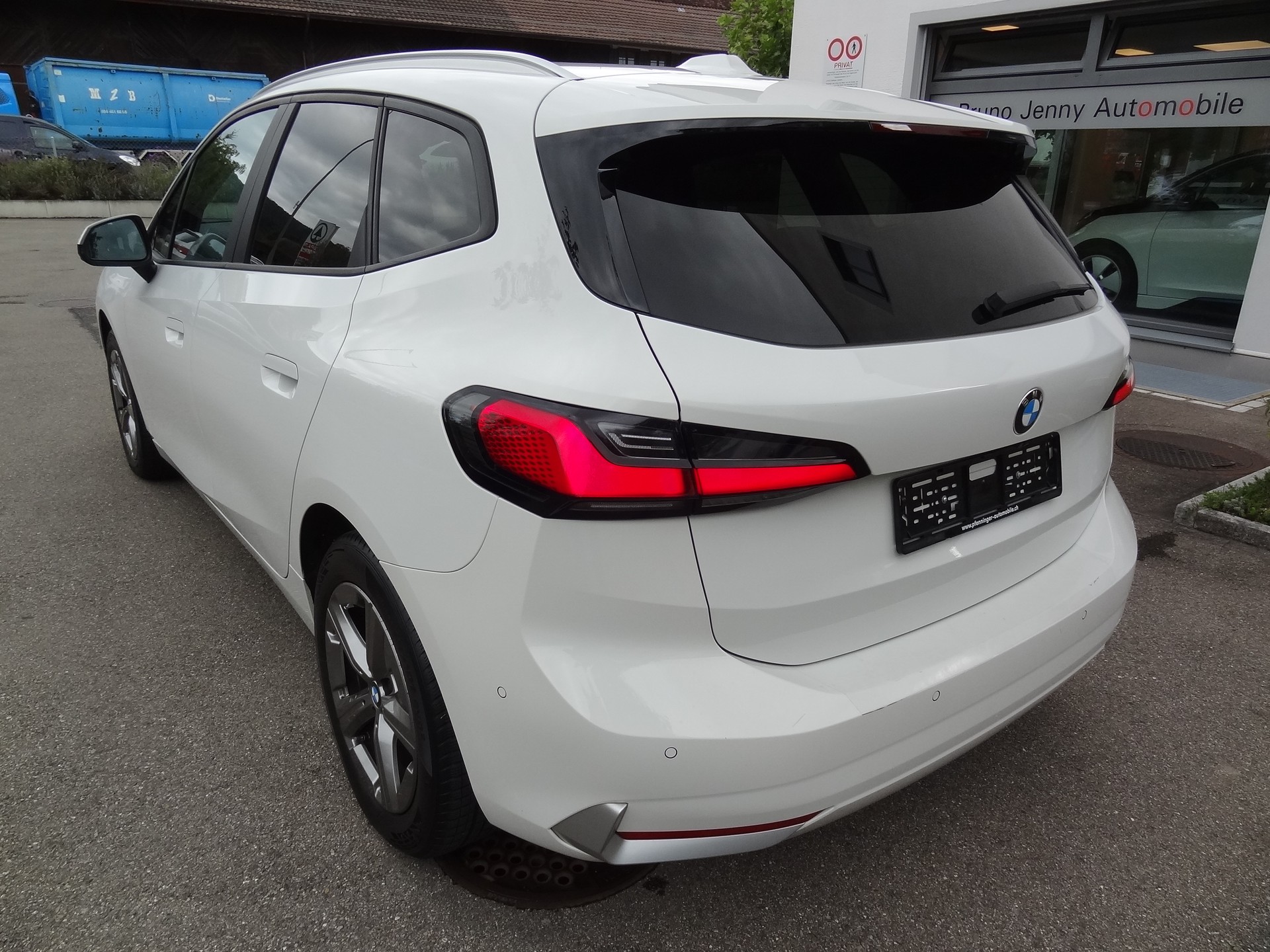 BMW 223d Active Tourer xDrive DKG-showroom-element-2
