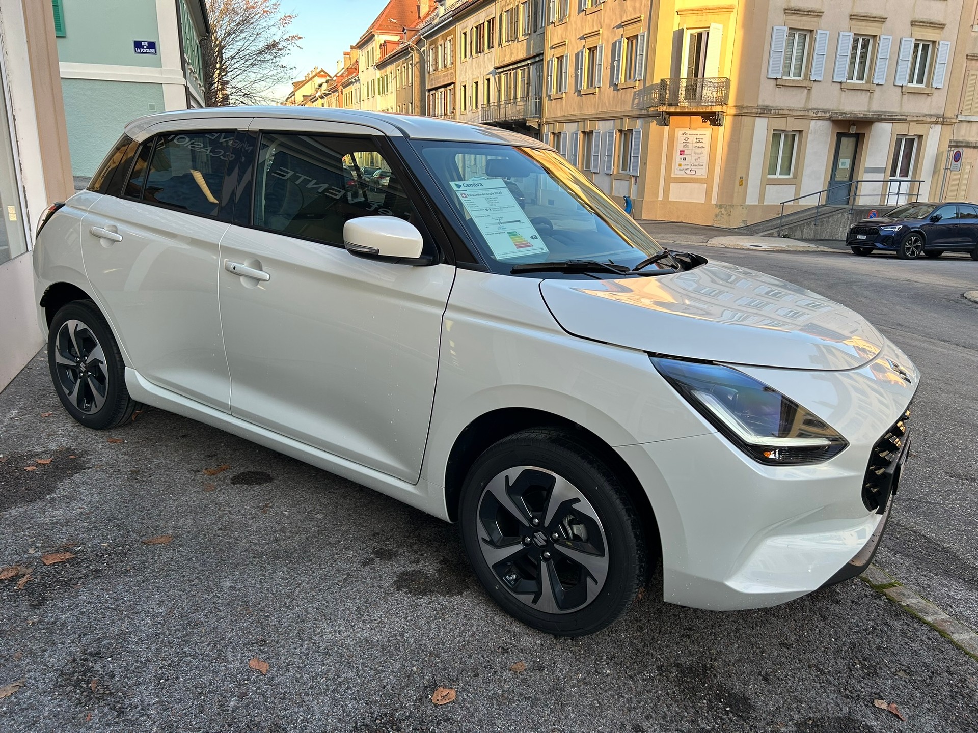 SUZUKI Swift 1.2 Compact Top Hybrid 4x4-image-4