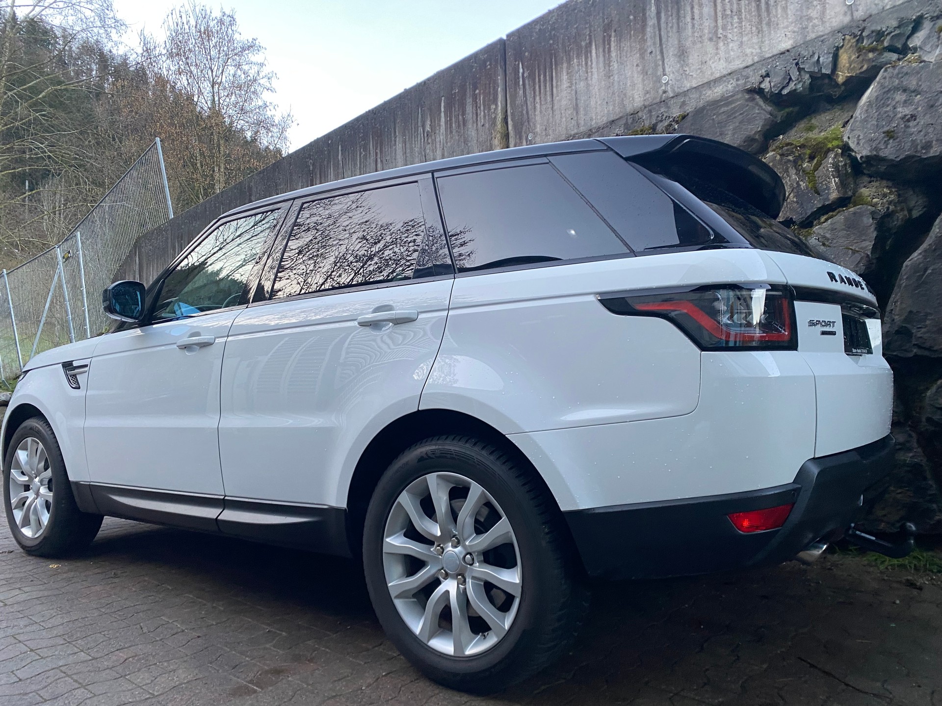 LAND ROVER RANGE ROVER SPORT-image-2