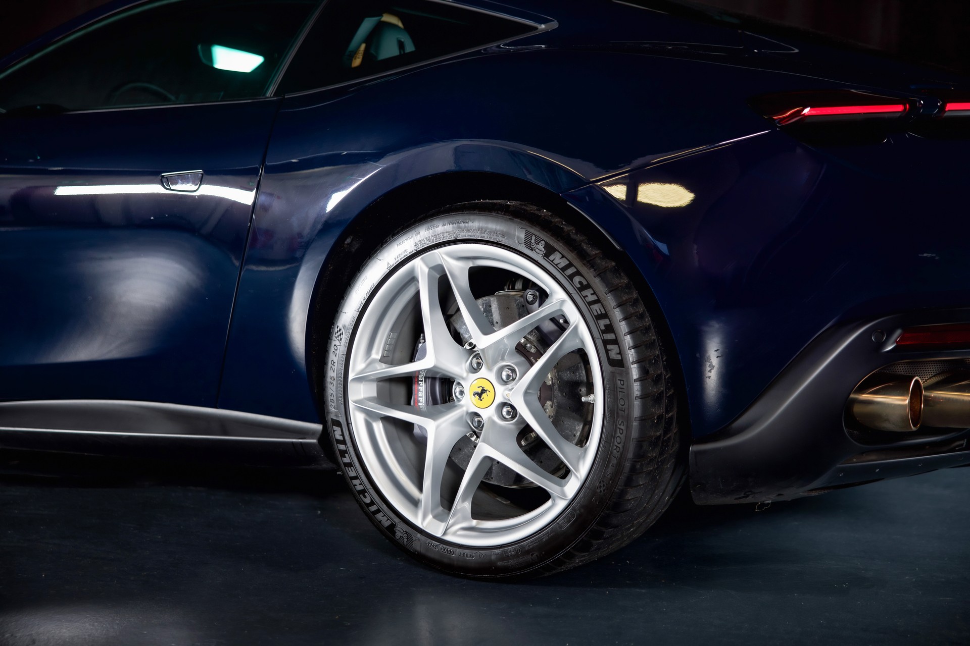 FERRARI Roma 3.9 V8 T Blu Pozzi /Cuoio-image-5