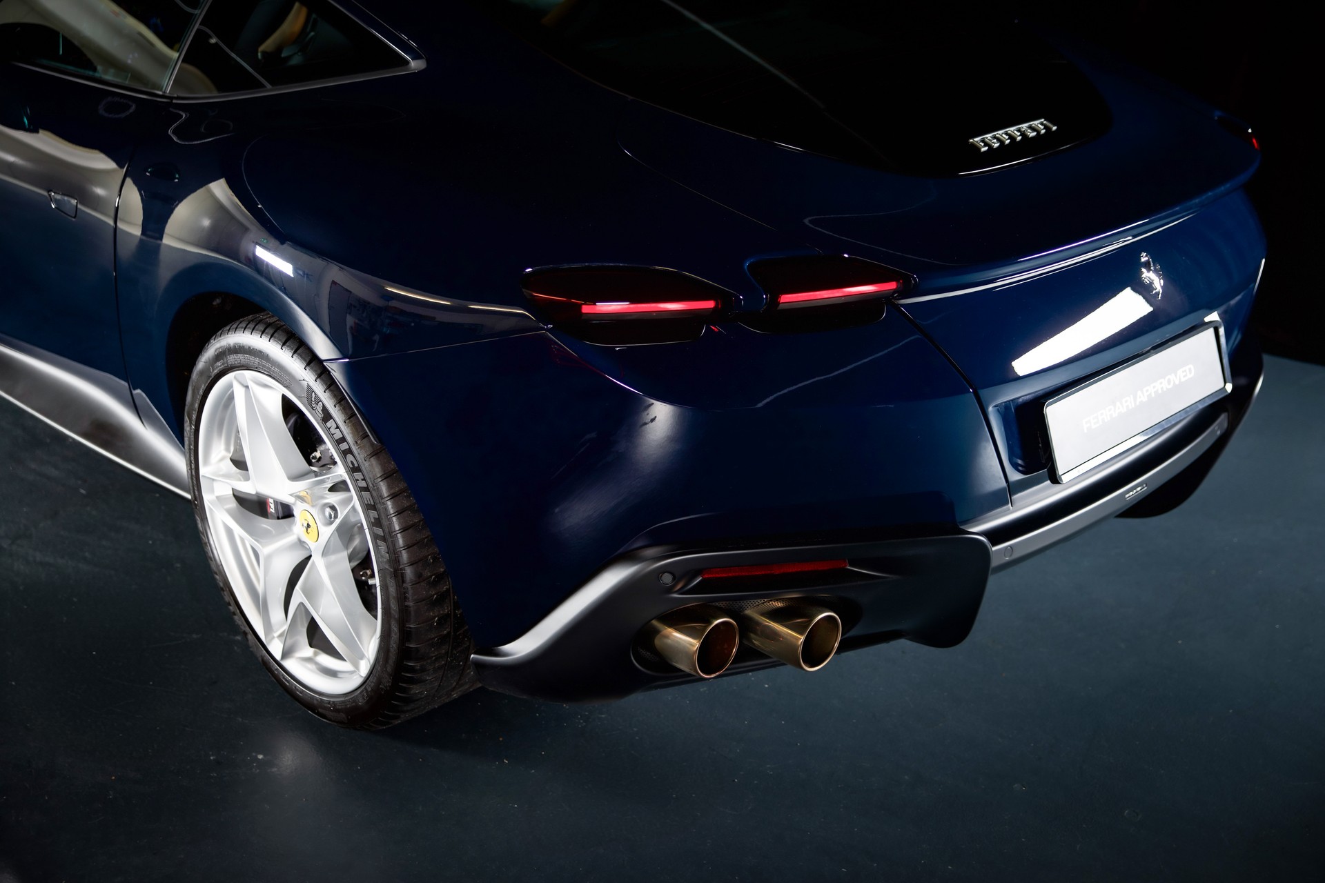 FERRARI Roma 3.9 V8 T Blu Pozzi /Cuoio-image-6