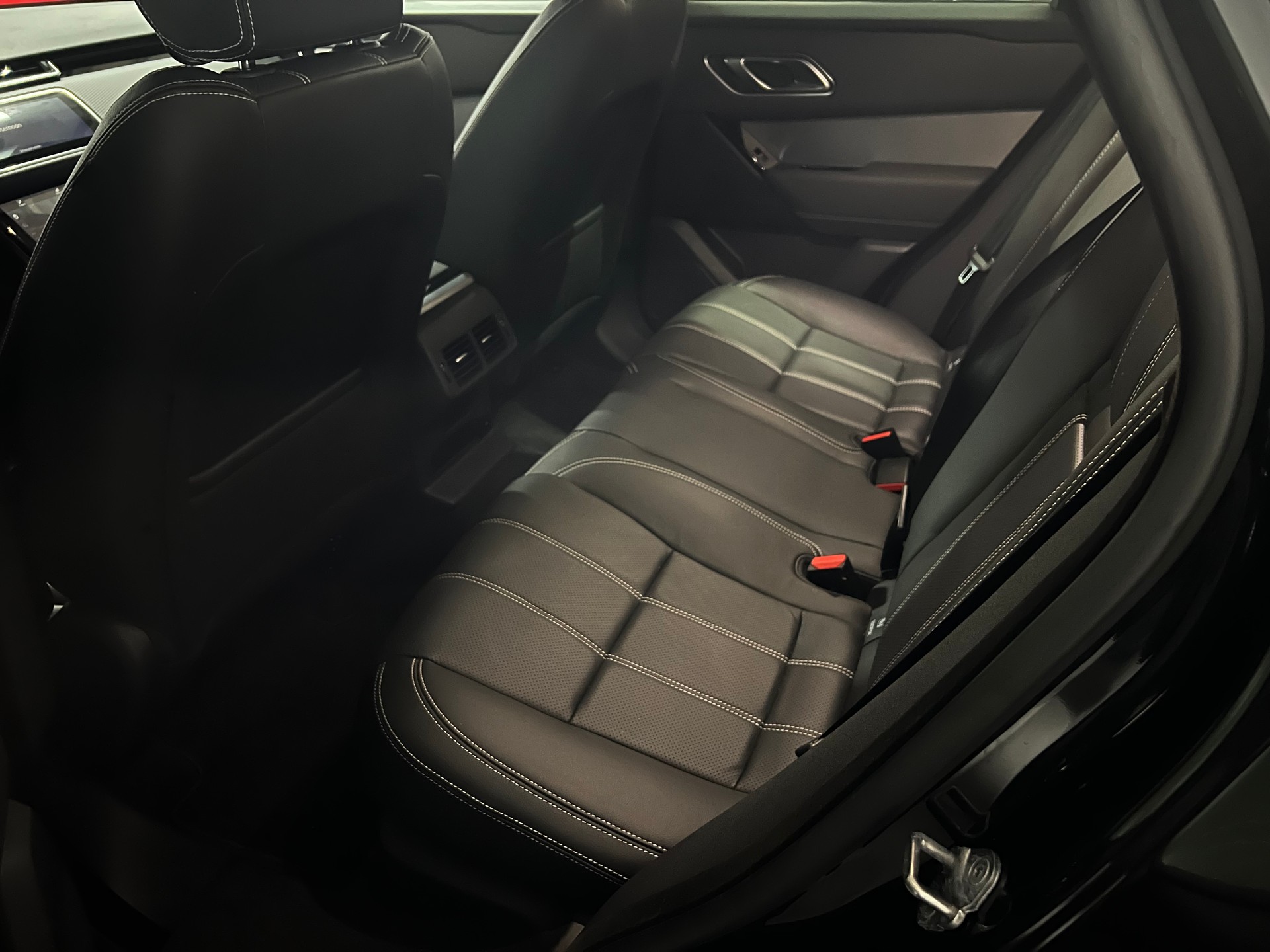 LAND ROVER Range Rover Velar R-Dynamic D 200 SE Automatic-image-9