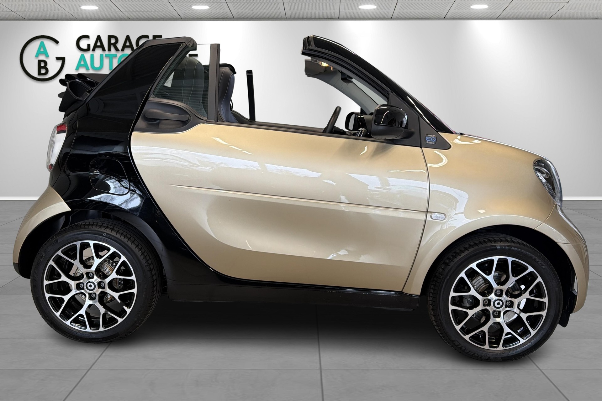 SMART fortwo EQ prime (incl. battery)-showroom-element-2