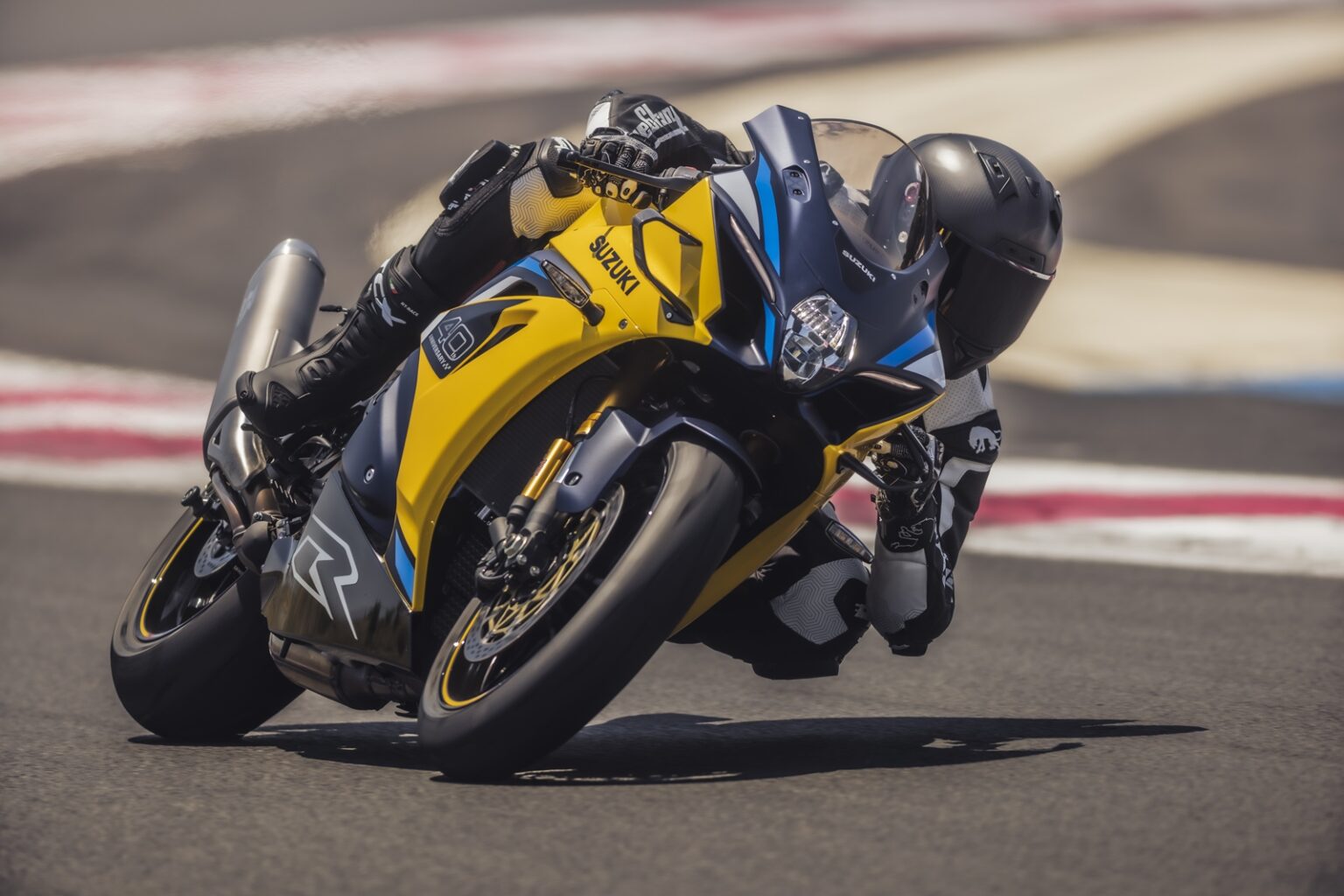 SUZUKI GSX-R1000 RR 40 th Anniversary / jetzt Vorbestellen bei : MKL Suzuki Seeland-showroom-element-1
