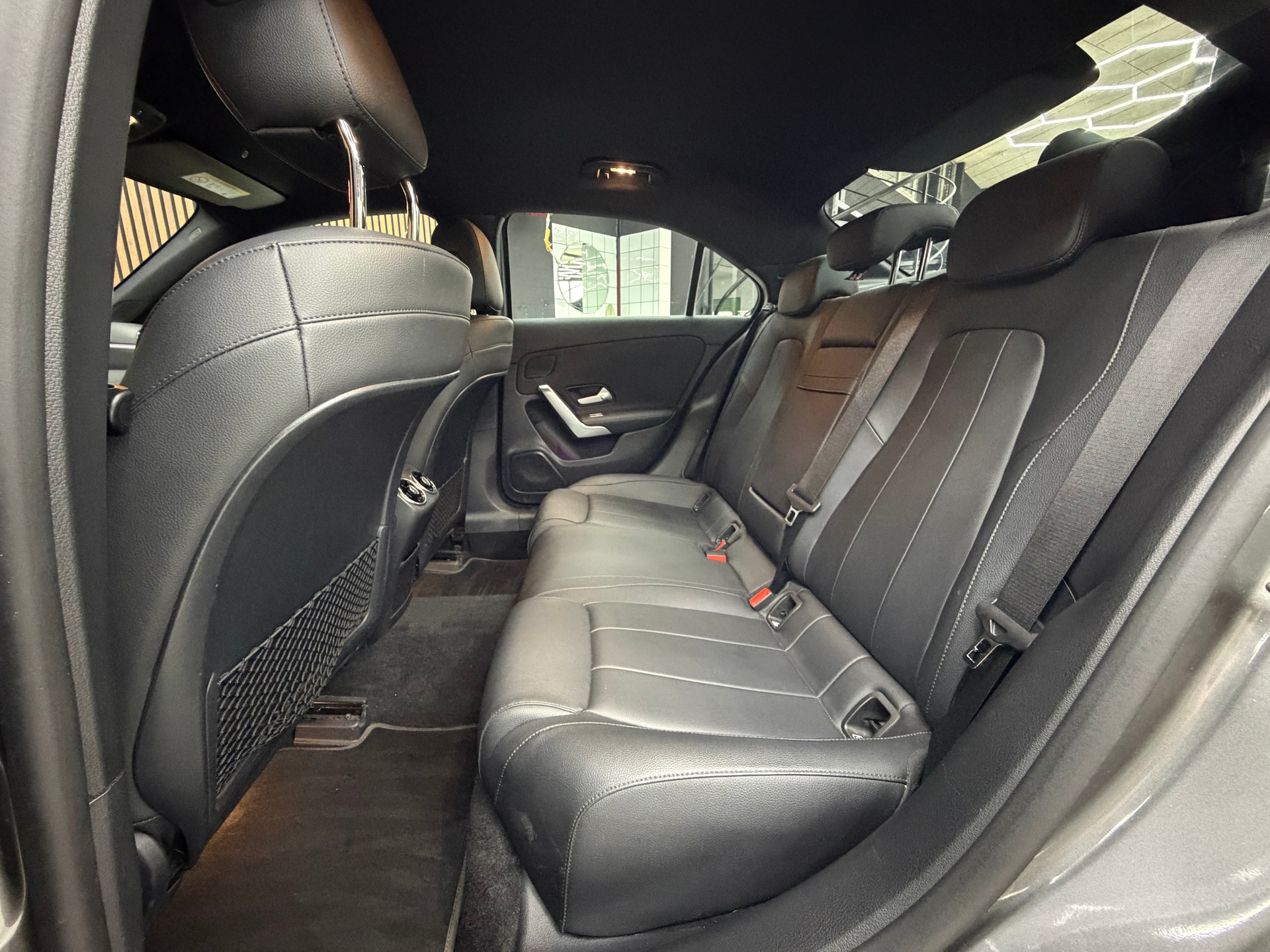 MERCEDES-BENZ A 220 Style 7G-DCT 4Matic-image-14