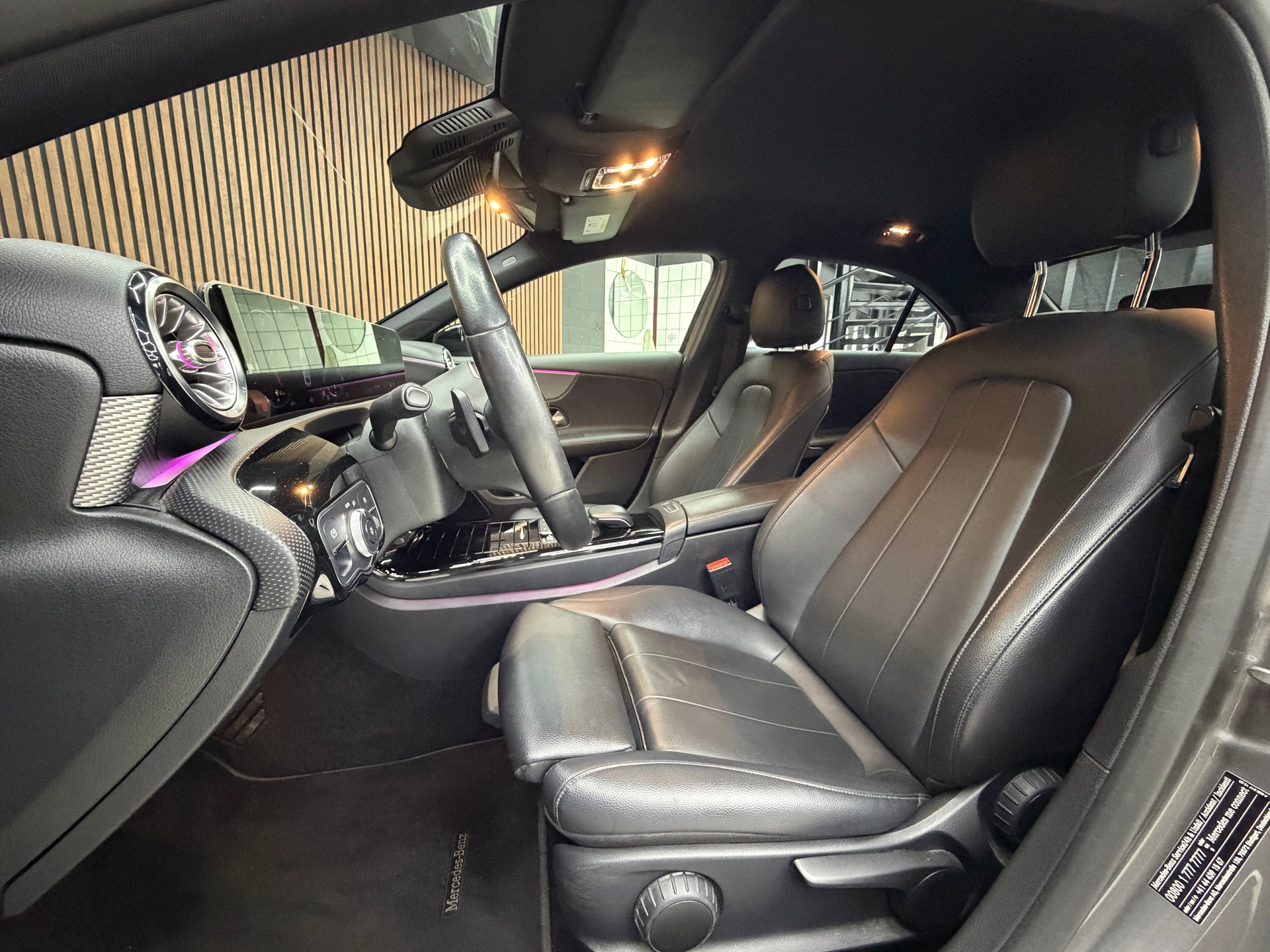 MERCEDES-BENZ A 220 Style 7G-DCT 4Matic-image-12