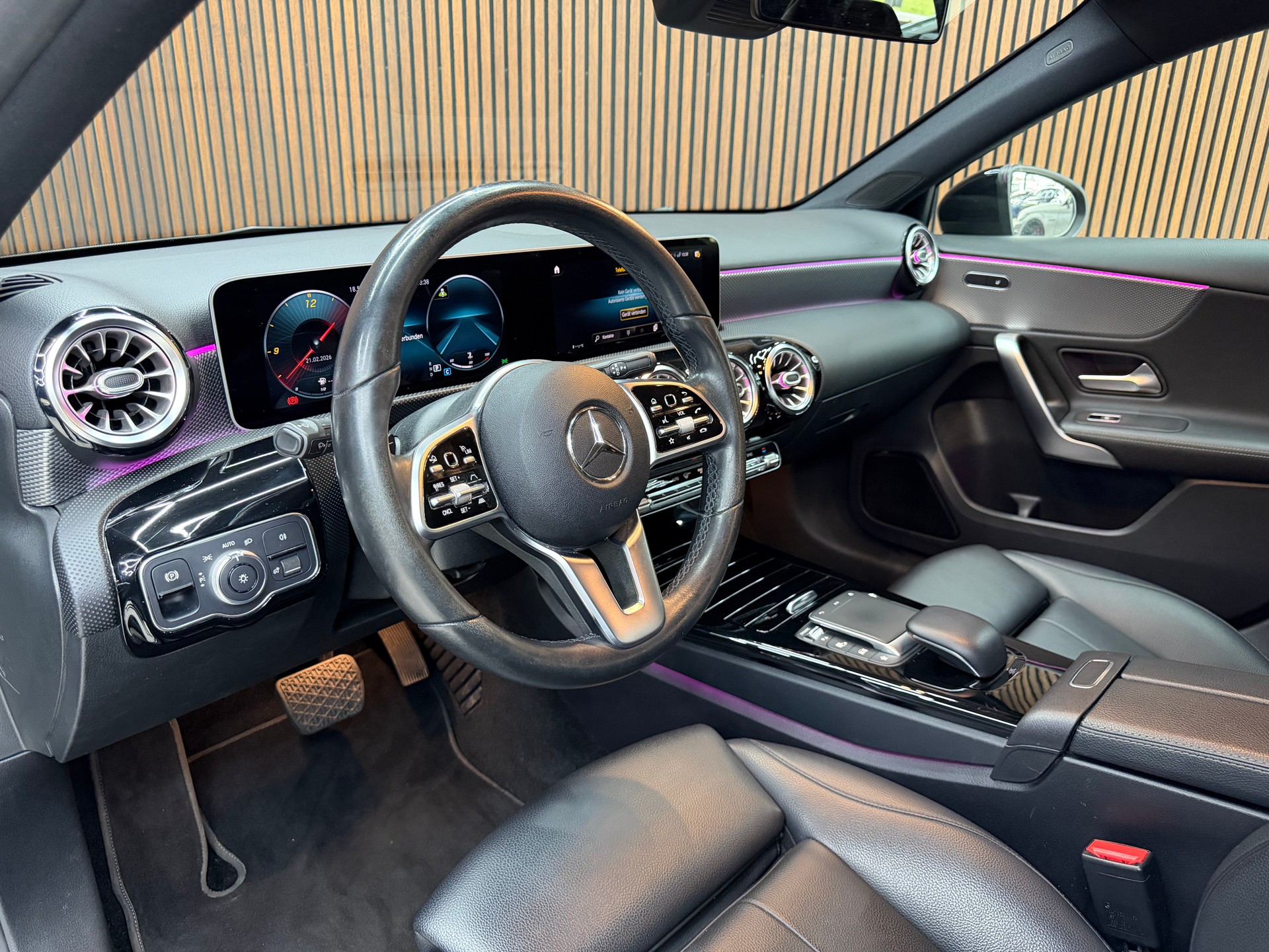 MERCEDES-BENZ A 220 Style 7G-DCT 4Matic-image-11