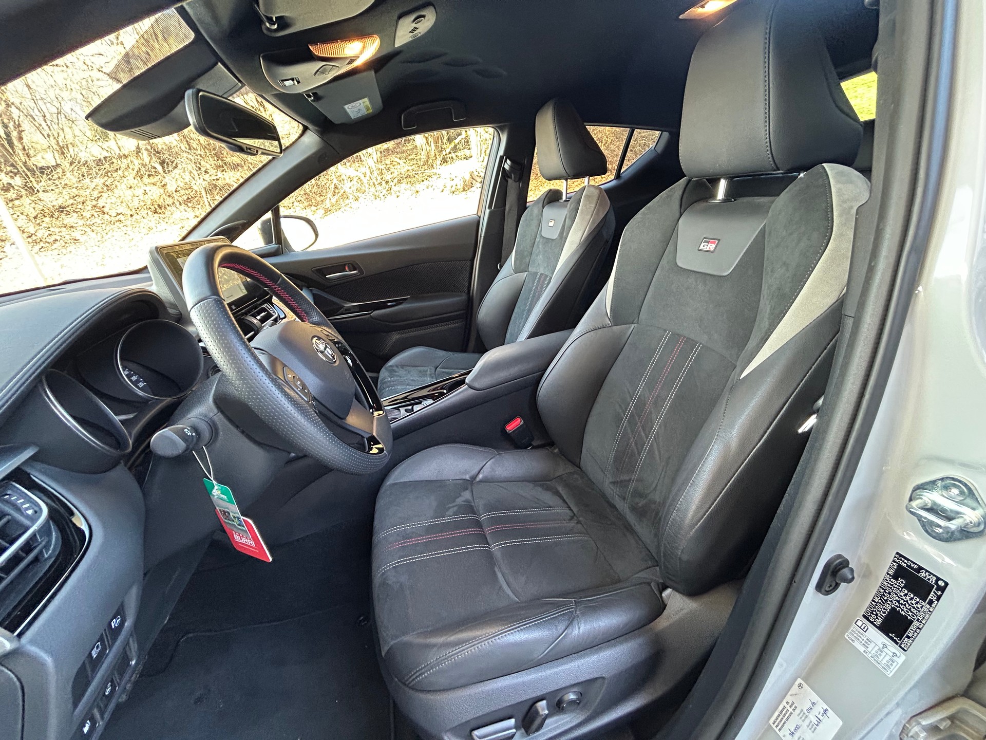 TOYOTA C-HR 2.0 HSD CVT GR Sport-image-11