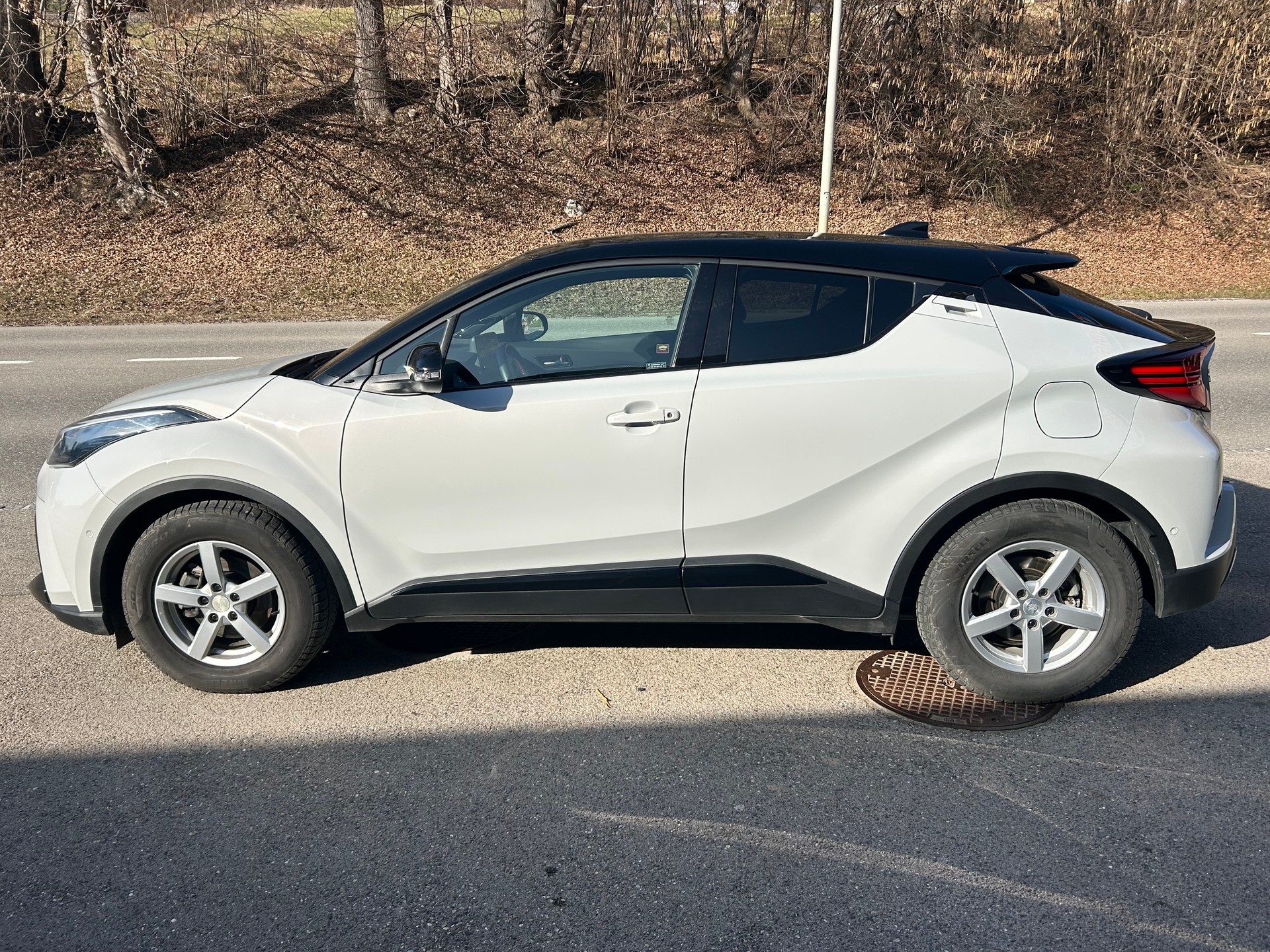 TOYOTA C-HR 2.0 HSD CVT GR Sport-image-4