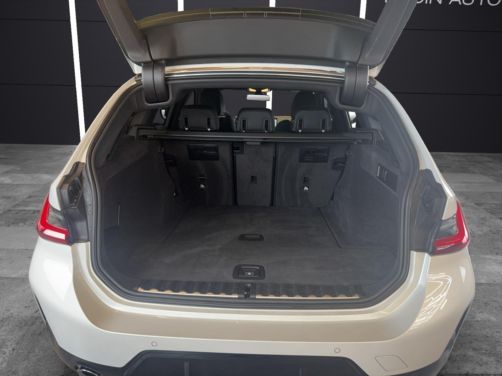 BMW 320d xDrive SAG Touring-image-12