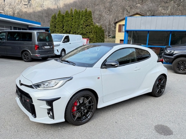 TOYOTA Yaris 1.6 GR Sport-image-2