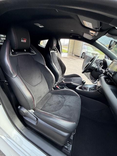TOYOTA Yaris 1.6 GR Sport-image-13