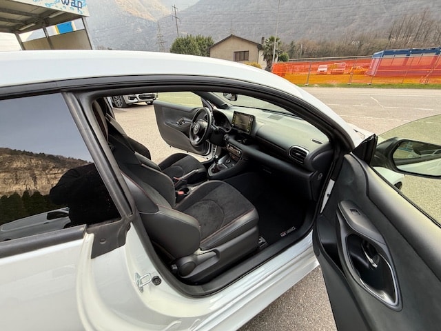TOYOTA Yaris 1.6 GR Sport-image-14