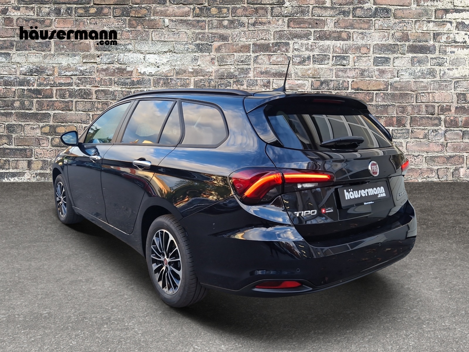 FIAT Tipo SW 1.5 Hybrid Swiss Edition-showroom-element-3
