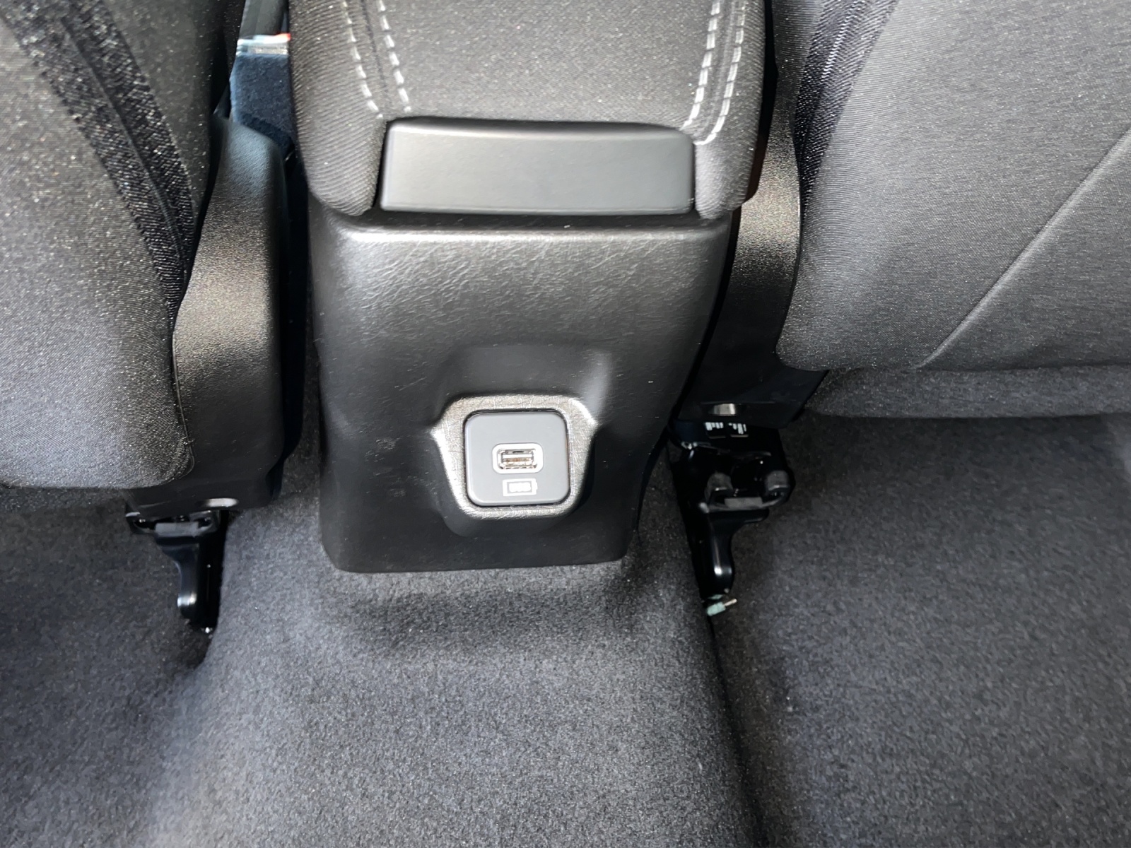FIAT Tipo SW 1.5 Hybrid Swiss Edition-image-11