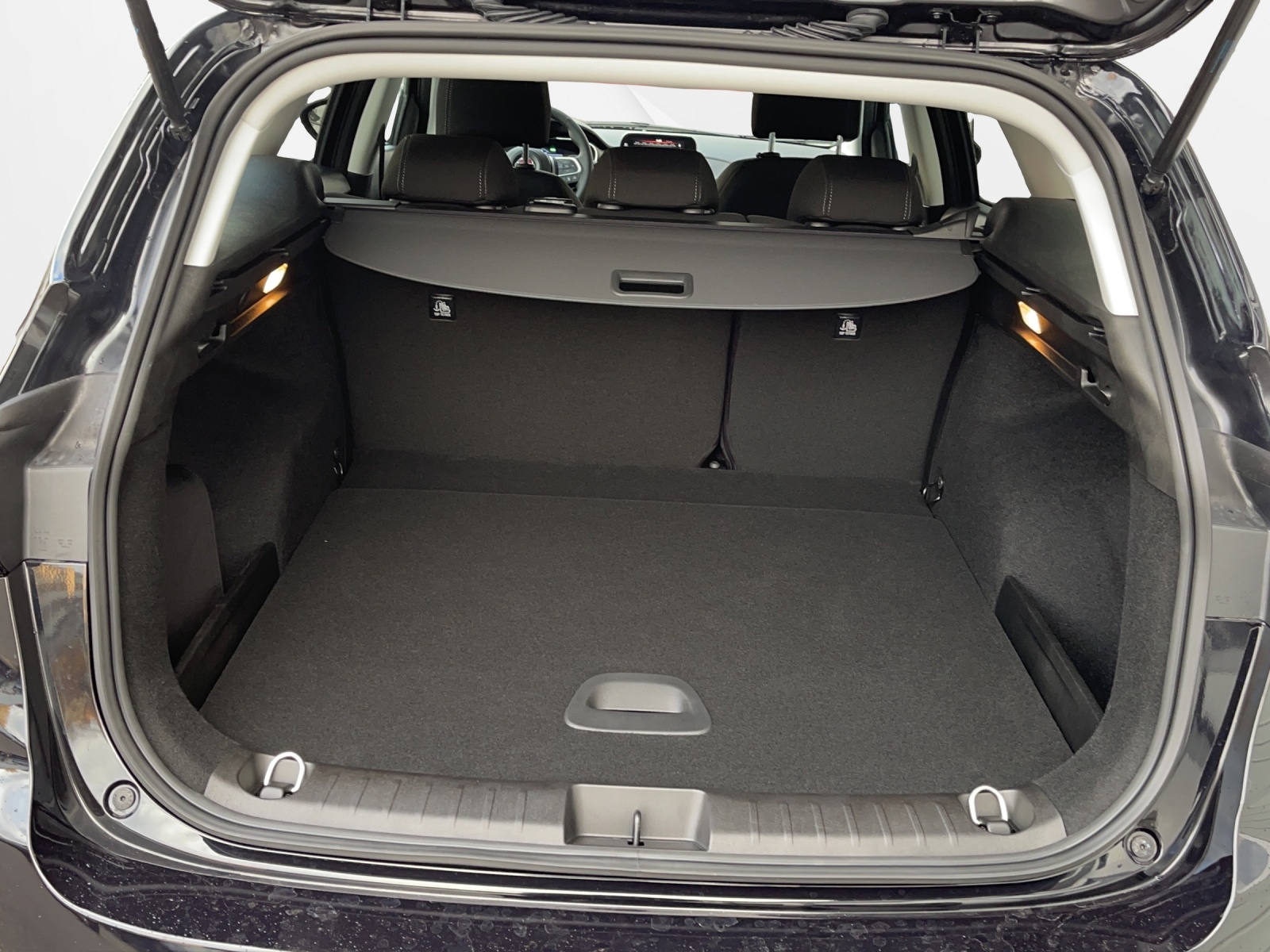 FIAT Tipo SW 1.5 Hybrid Swiss Edition-image-10