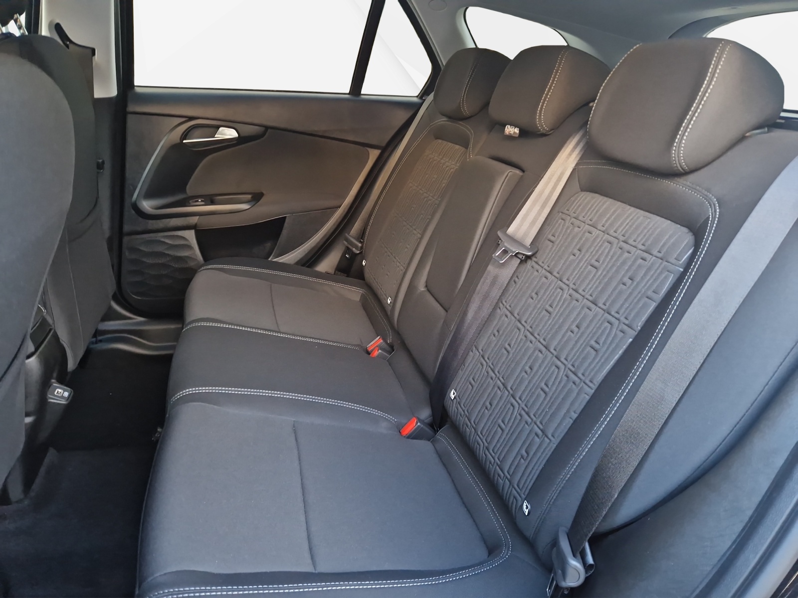 FIAT Tipo SW 1.5 Hybrid Swiss Edition-image-8