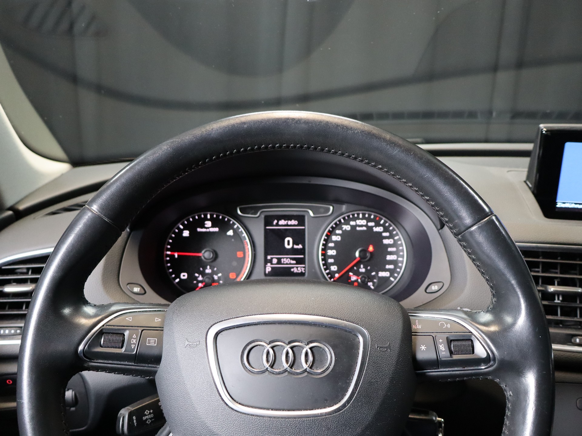 AUDI Q3 2.0 TDI quattro S-tronic-image-6