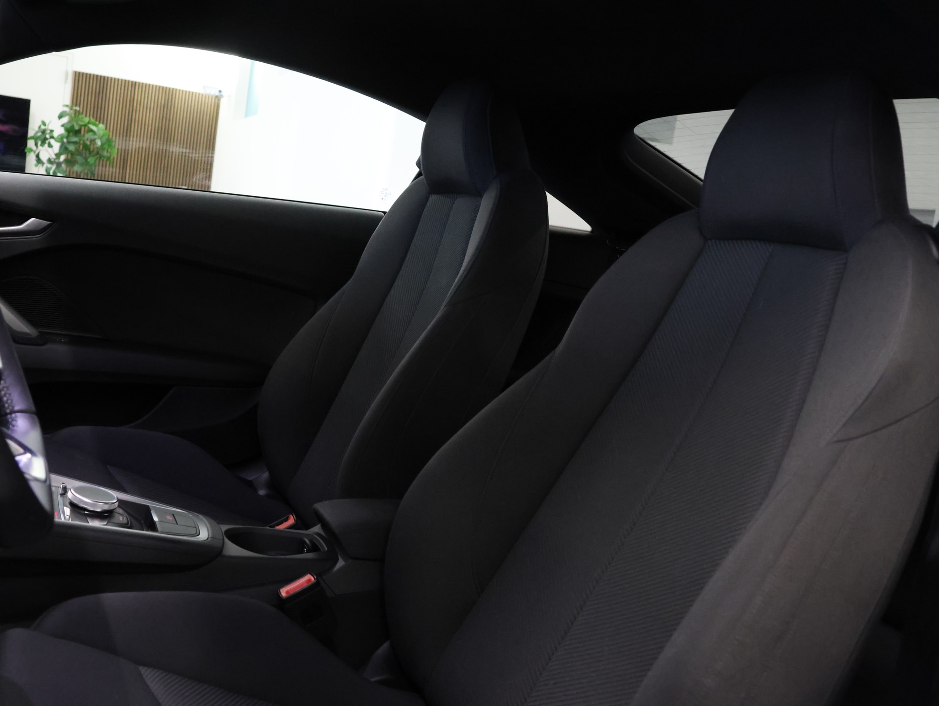 AUDI TT Coupé 45 TFSI quattro S-tronic *Sportabgassanlage* *Bang & Olufsen* *Rückfahrkamera*-image-17