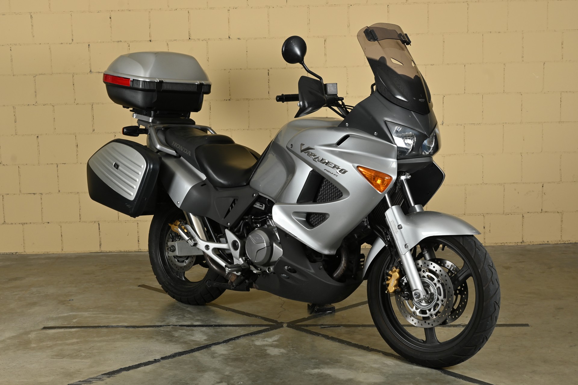 HONDA XL 1000 V Varadero ABS-image-1
