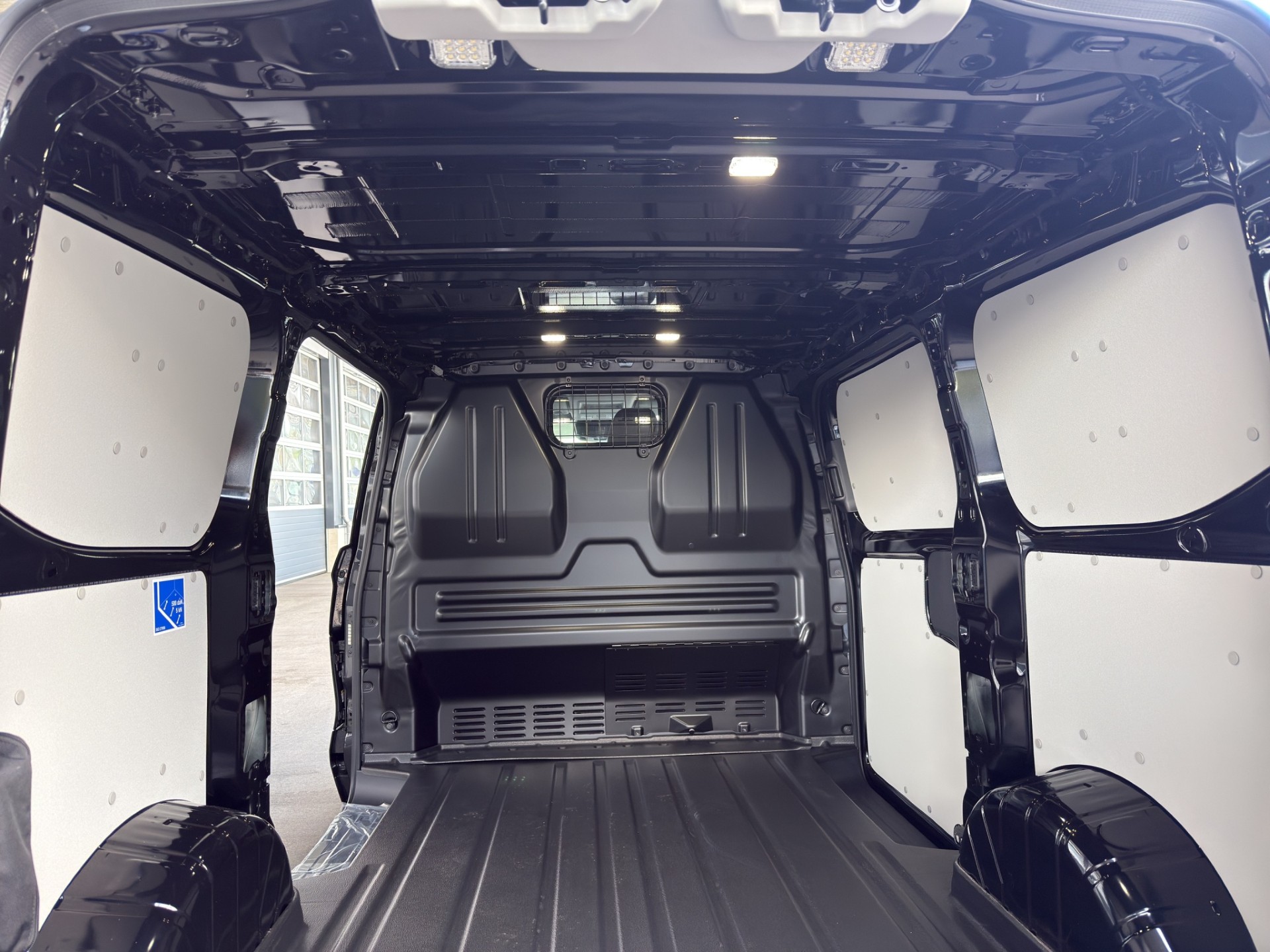 FORD Transit C Van 320 L1 2.0 EcoBlue 136 Trend-image-12