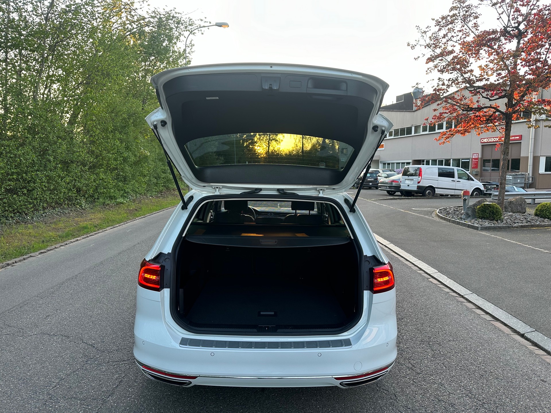 VW Passat Variant 2.0 TDI BMT High. DSG 4Motion-image-10