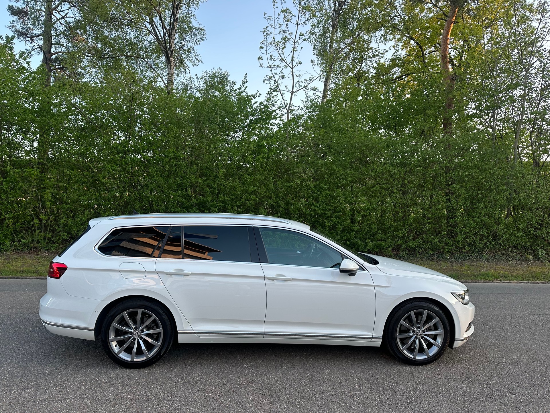 VW Passat Variant 2.0 TDI BMT High. DSG 4Motion-image-5
