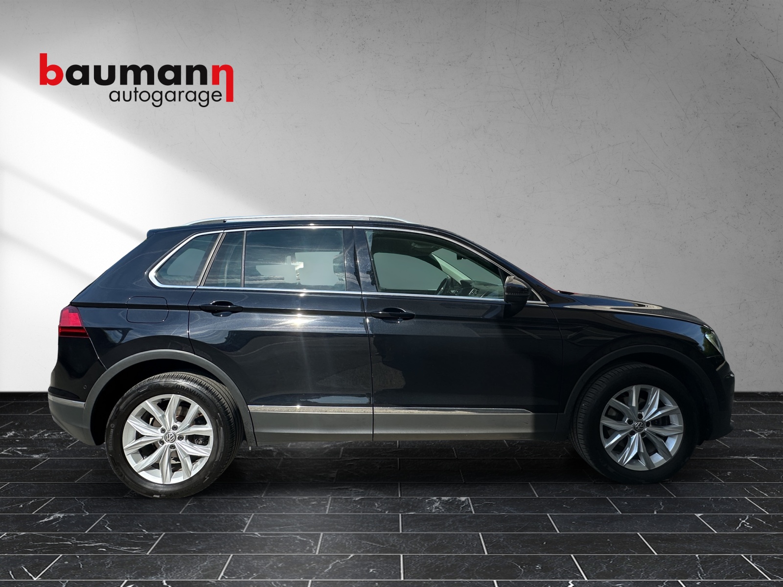 VW Tiguan 2.0 TDI SCR Highline 4Motion DSG-image-4