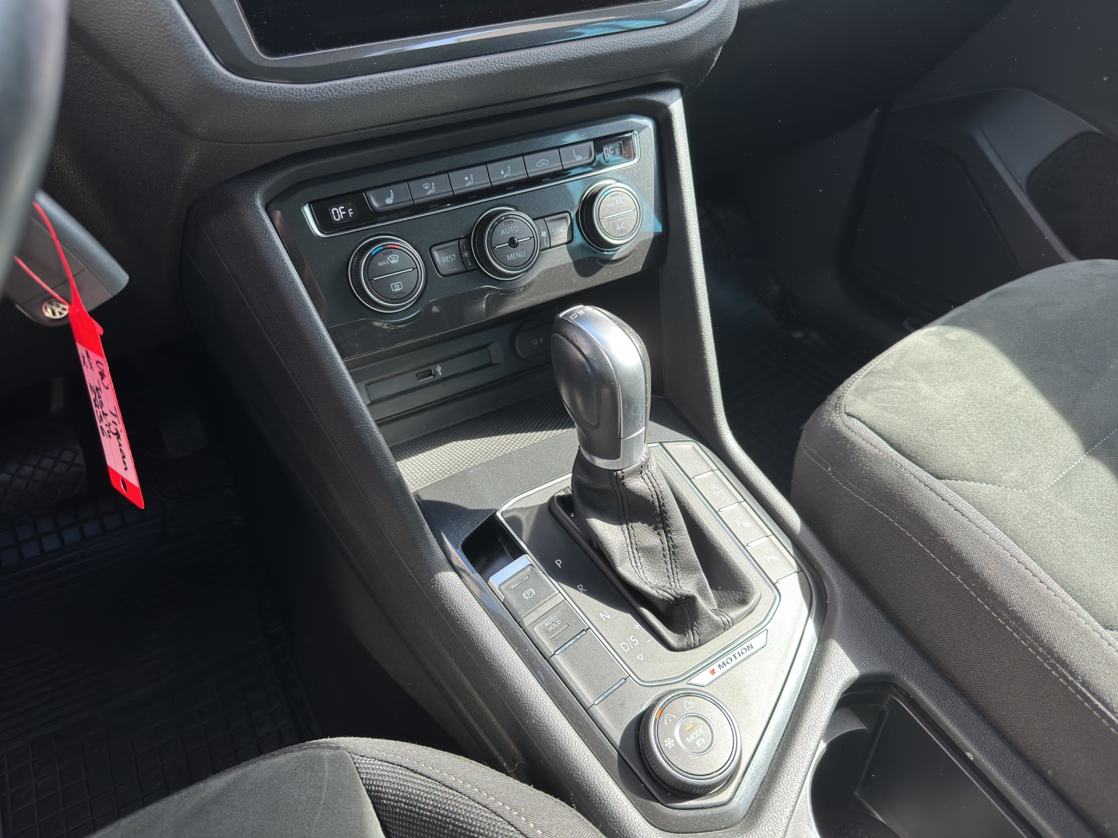 VW Tiguan 2.0 TDI SCR Highline 4Motion DSG-image-9