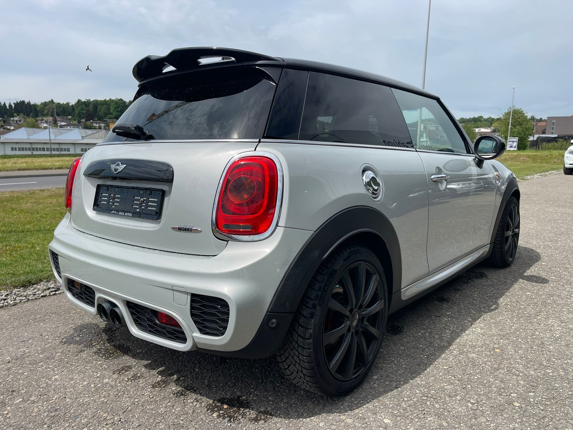 MINI Cooper John Cooper Works Steptronic-image-3