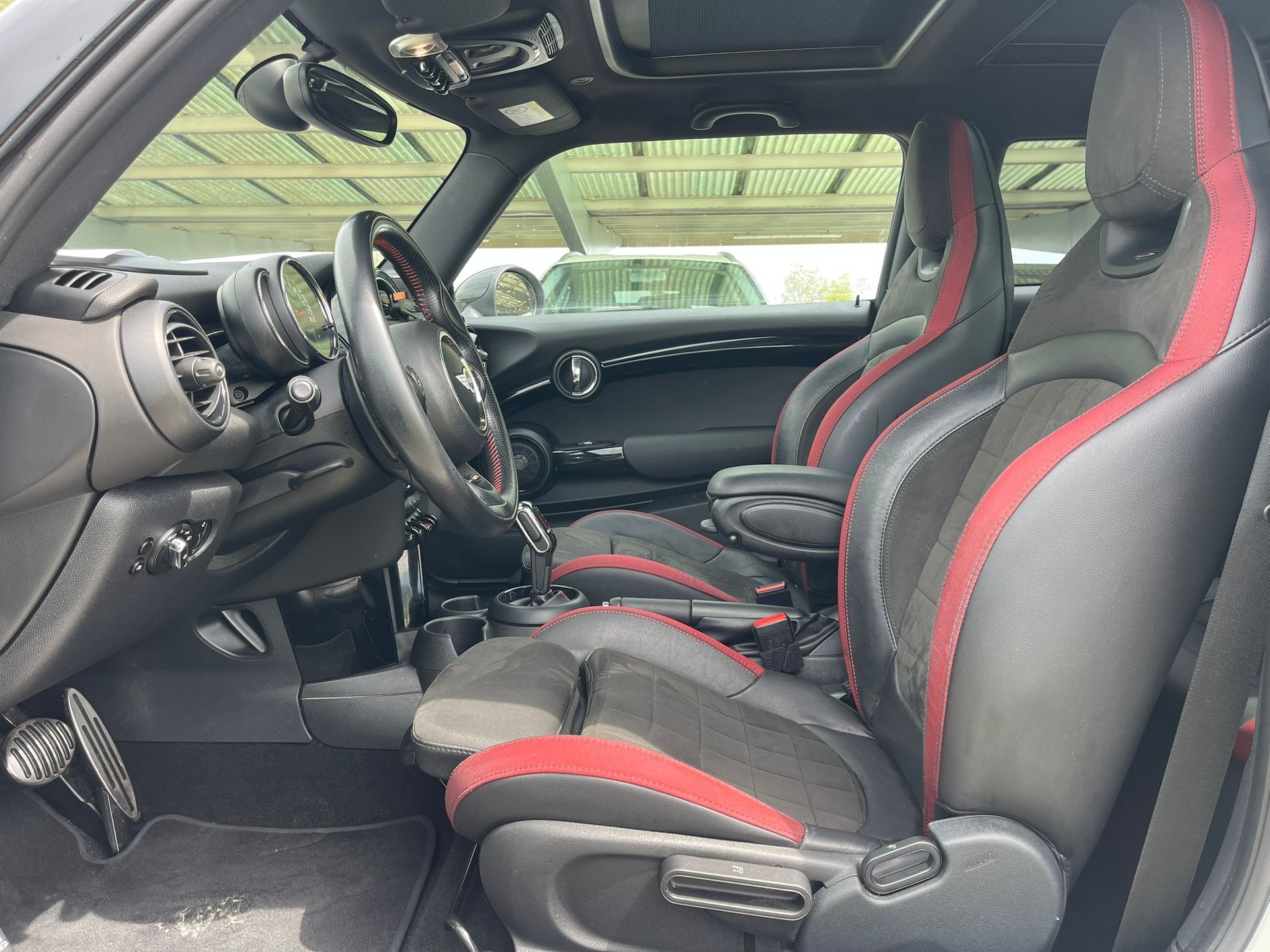 MINI Cooper John Cooper Works Steptronic-image-6