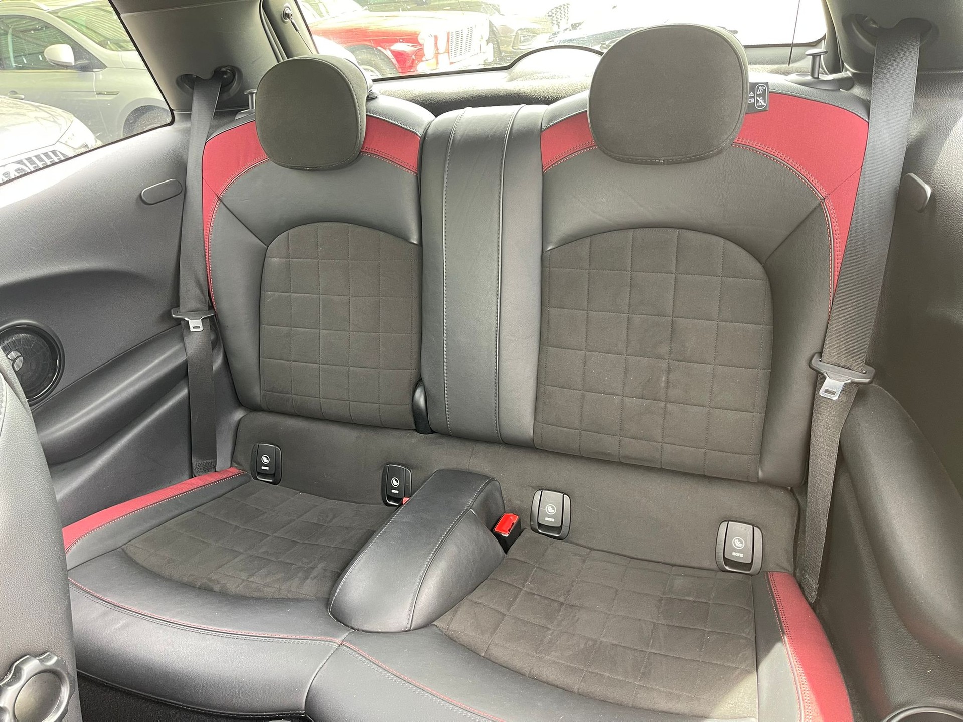 MINI Cooper John Cooper Works Steptronic-image-8