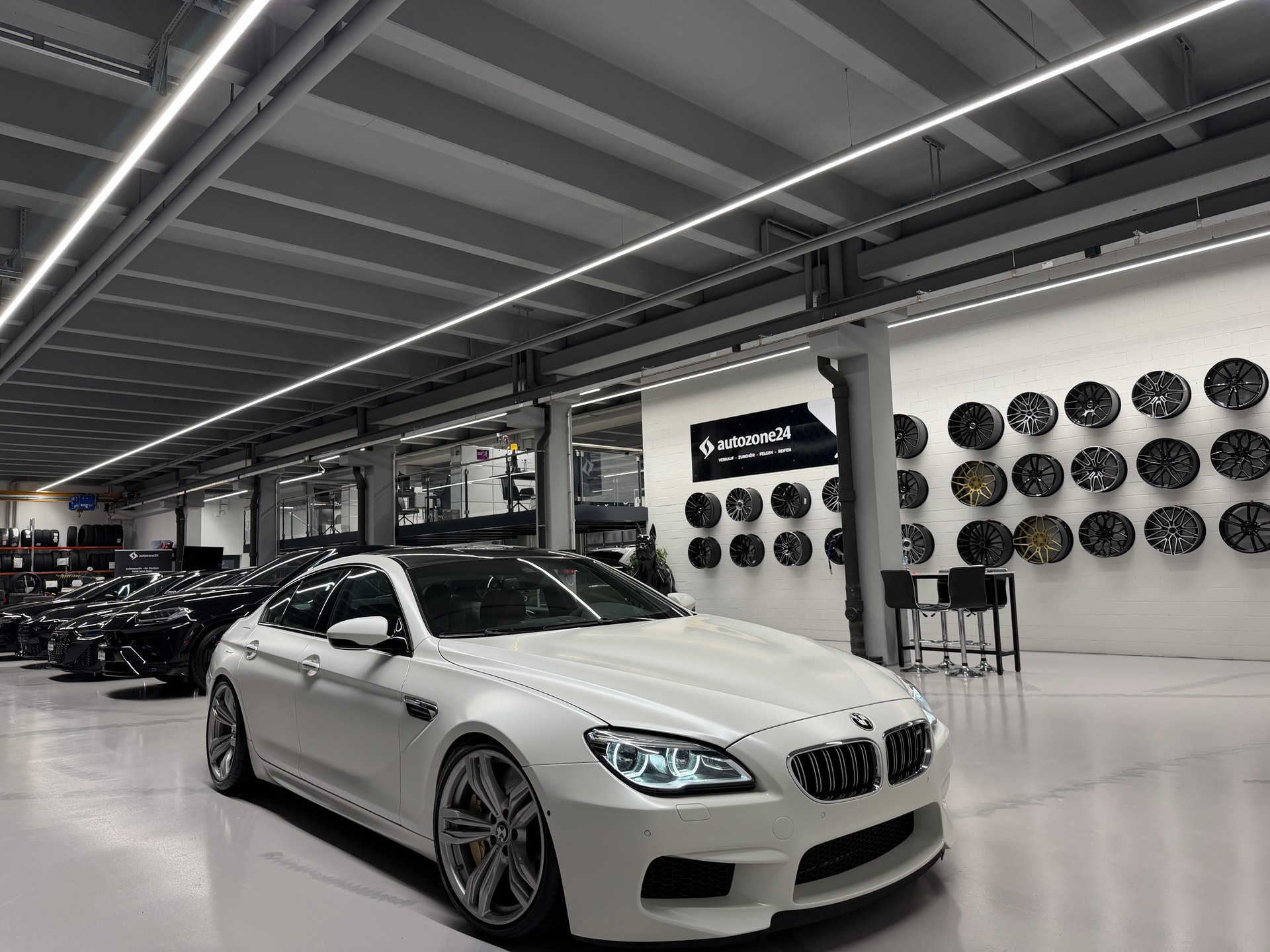 BMW M6 Gran Coupé Competition *CH-Auto*Individual-Lackierung FROZEN BRILLIANT WHITE*Top Ausstattung*-showroom-element-3