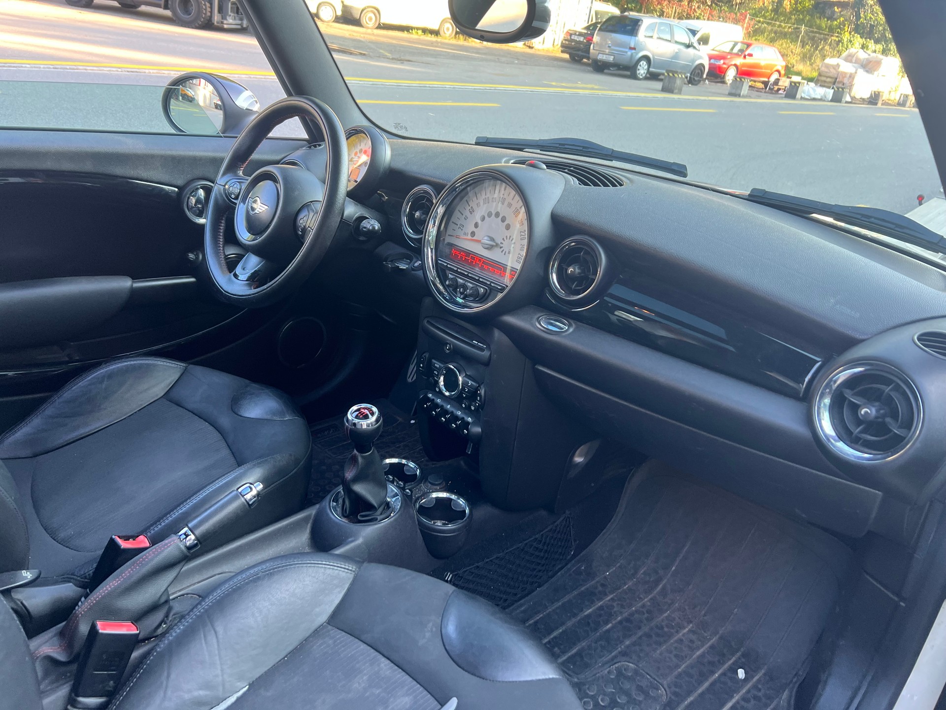 MINI Cooper S-image-8