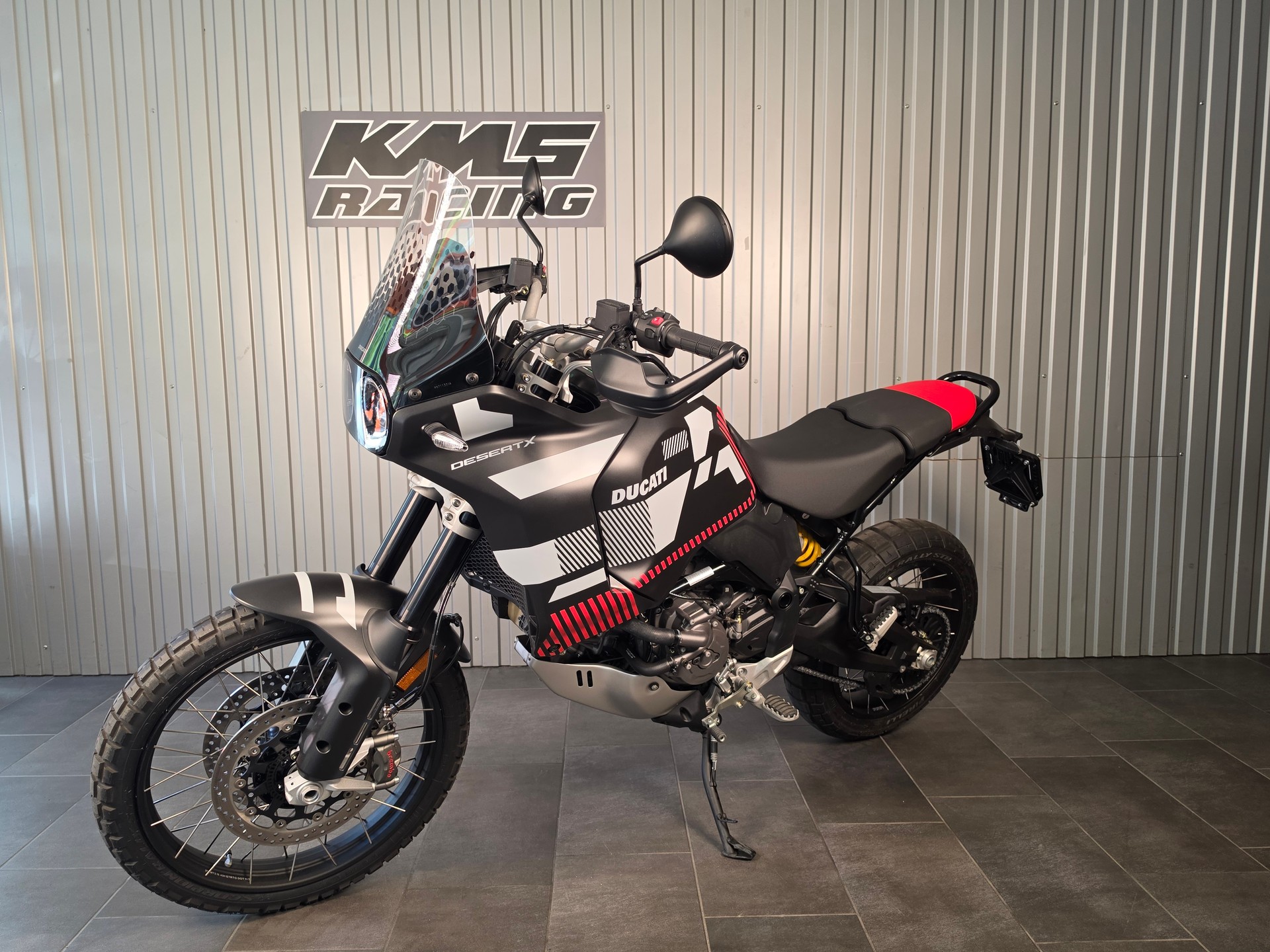DUCATI Desert X-image-1