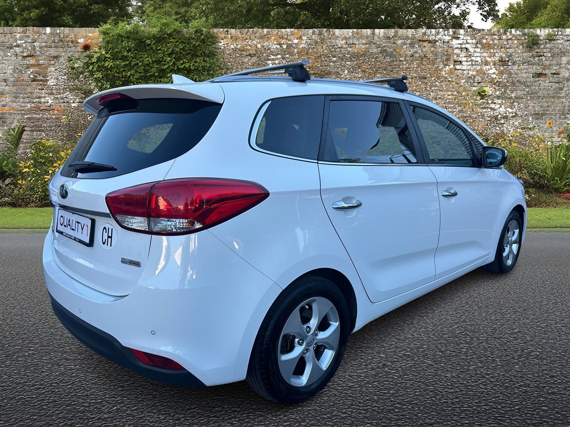 KIA Carens 1.7 CRDi Swiss Eco Edition DCT-image-4
