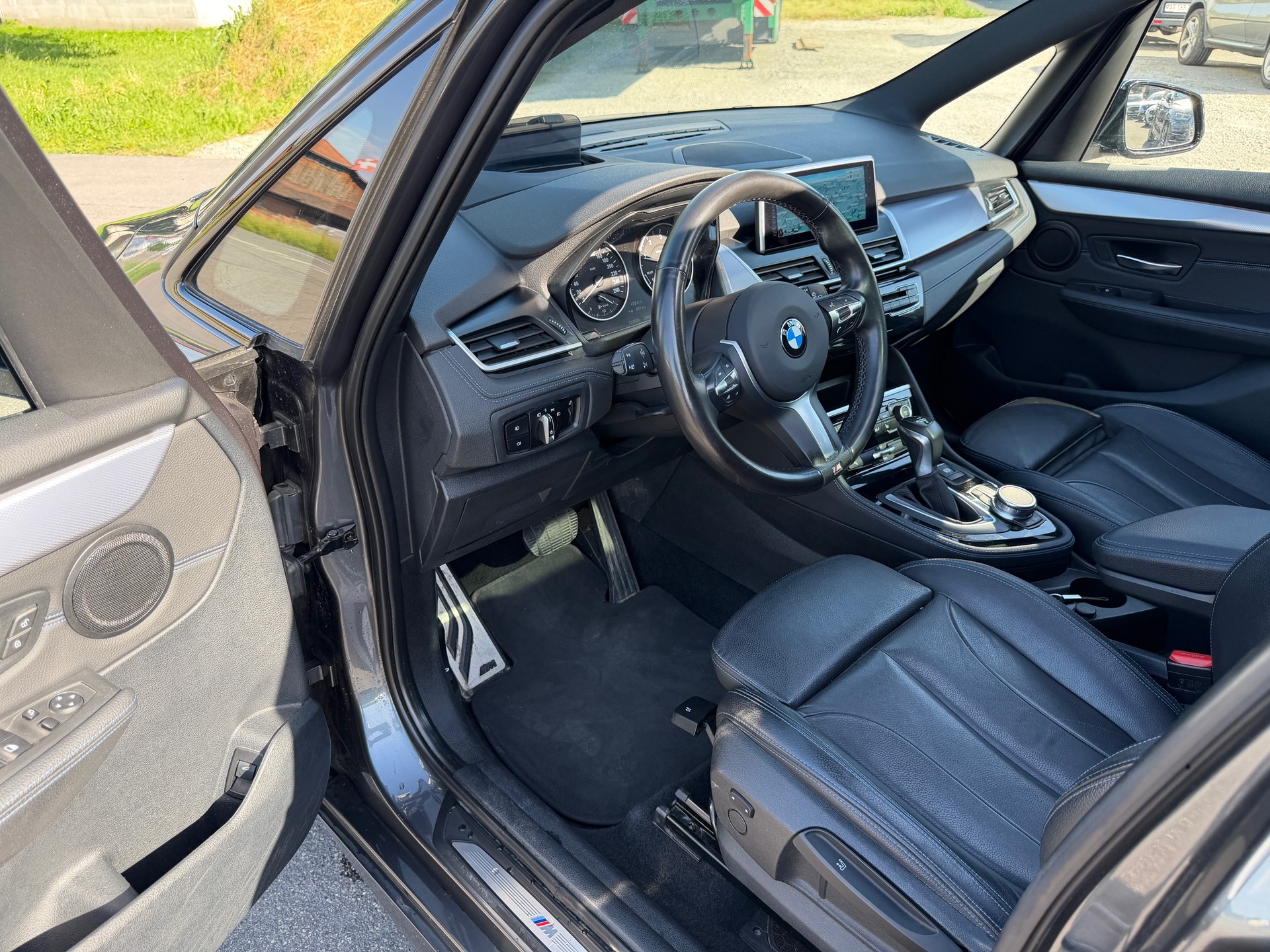 BMW 220d xDrive Gran Tourer M Sport Steptronic-image-7