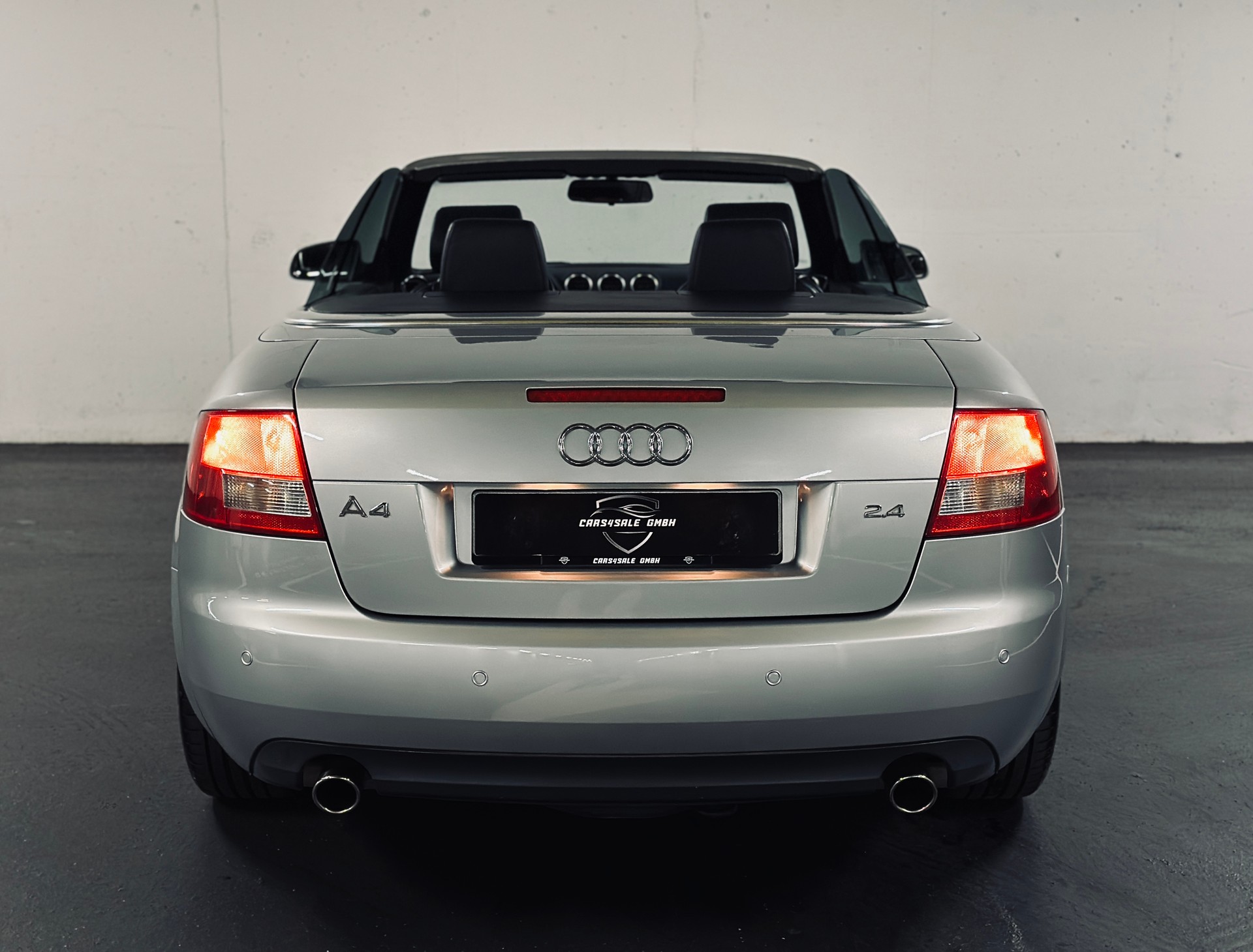 AUDI A4 Cabriolet 2.4 V6 Automat-image-6