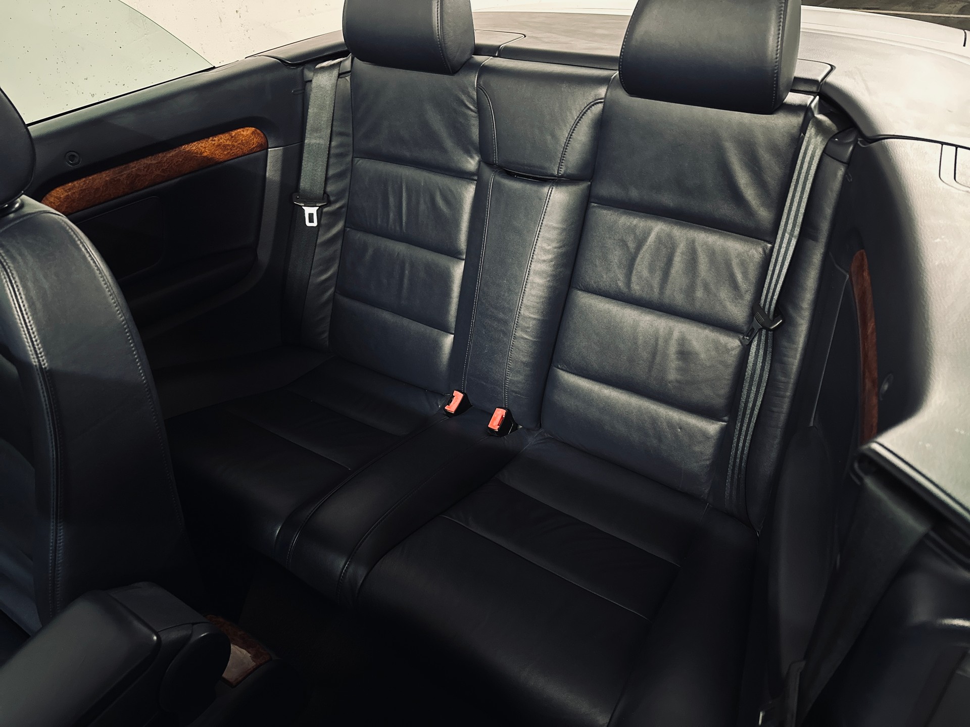 AUDI A4 Cabriolet 2.4 V6 Automat-image-10