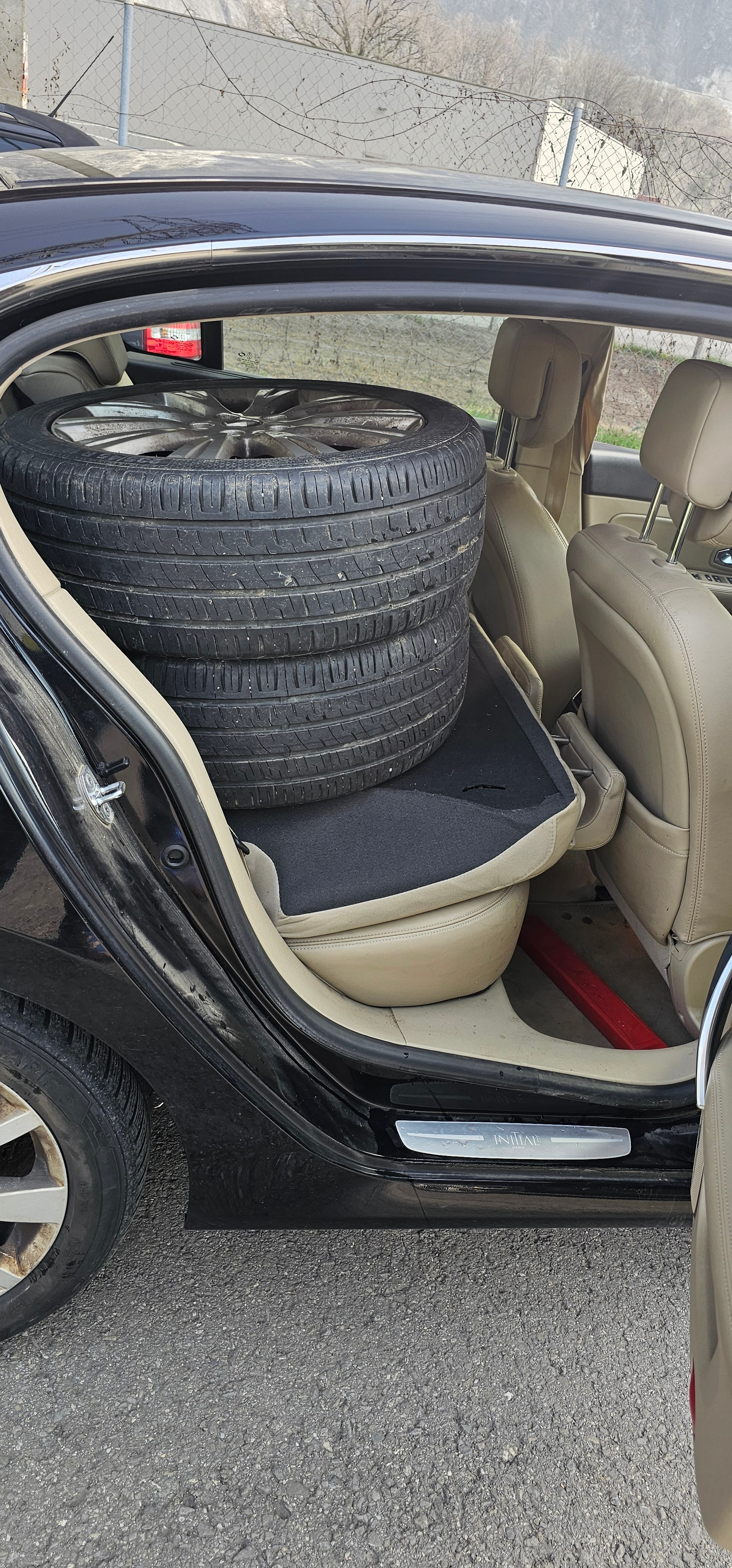 RENAULT LATITUDE-image-7
