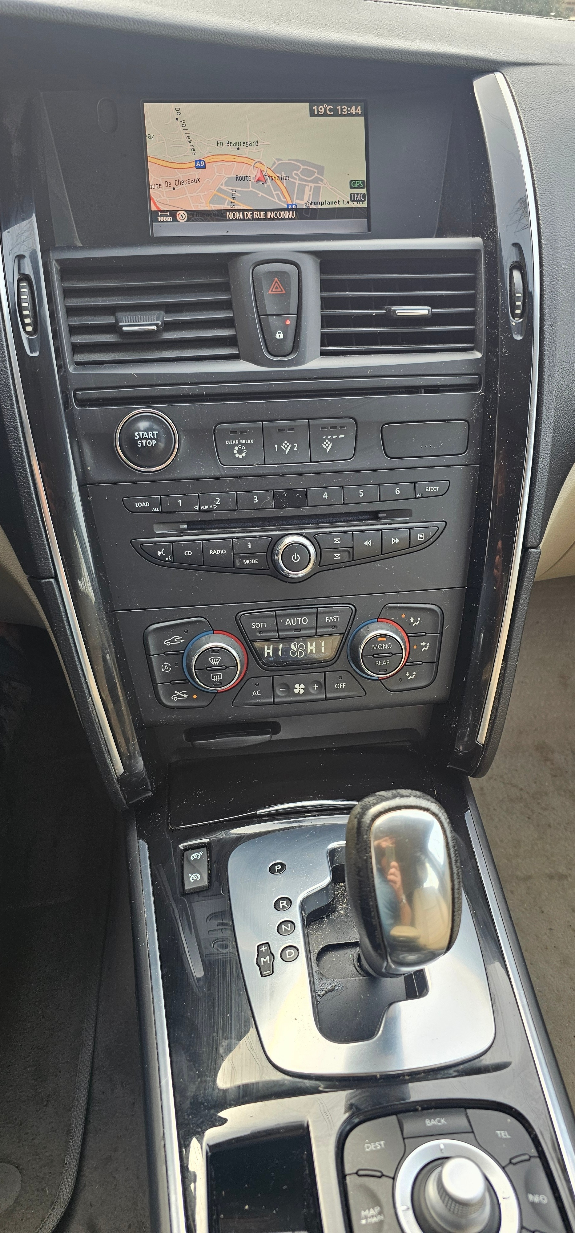 RENAULT LATITUDE-image-6