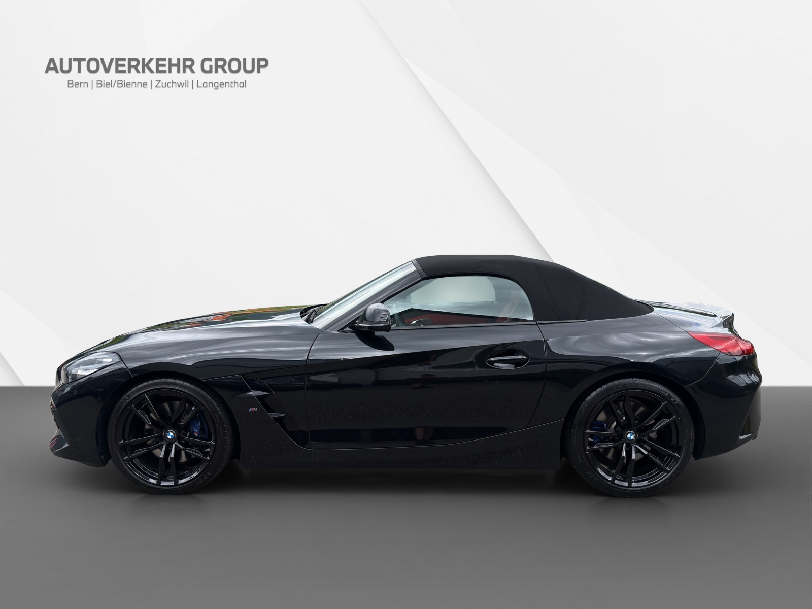 BMW Z4 M40i-showroom-element-2