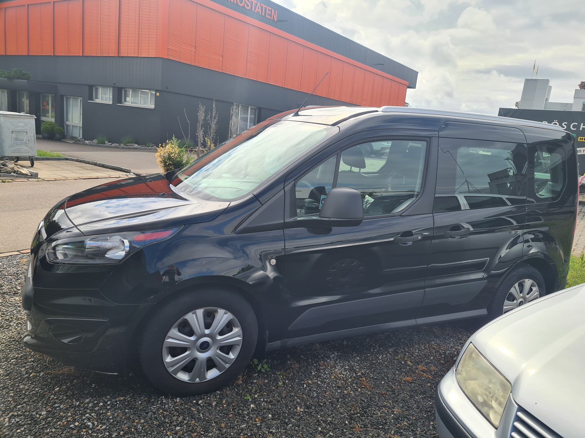 FORD Tourneo Connect 1.0 SCTi Ambiente-showroom-element-1