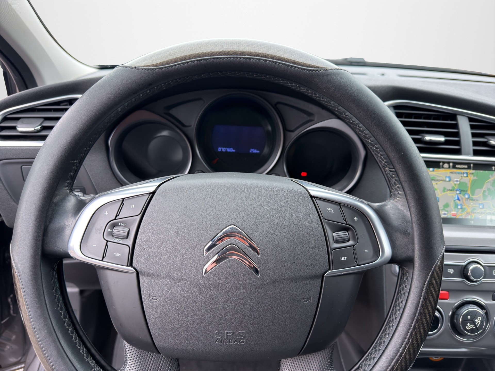 CITROEN C4 1.2 Pure Tech Feel Edition-image-16