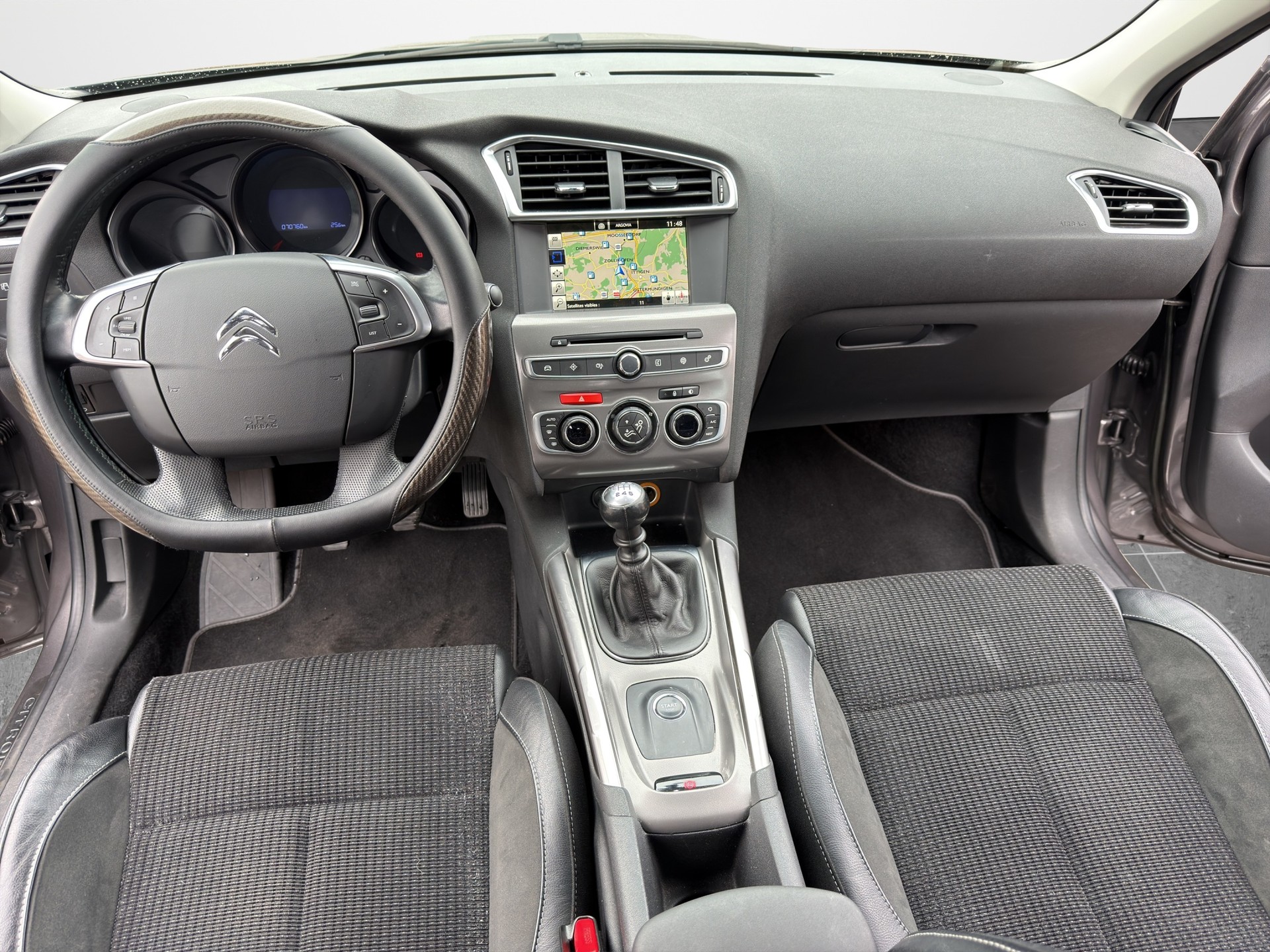 CITROEN C4 1.2 Pure Tech Feel Edition-image-9